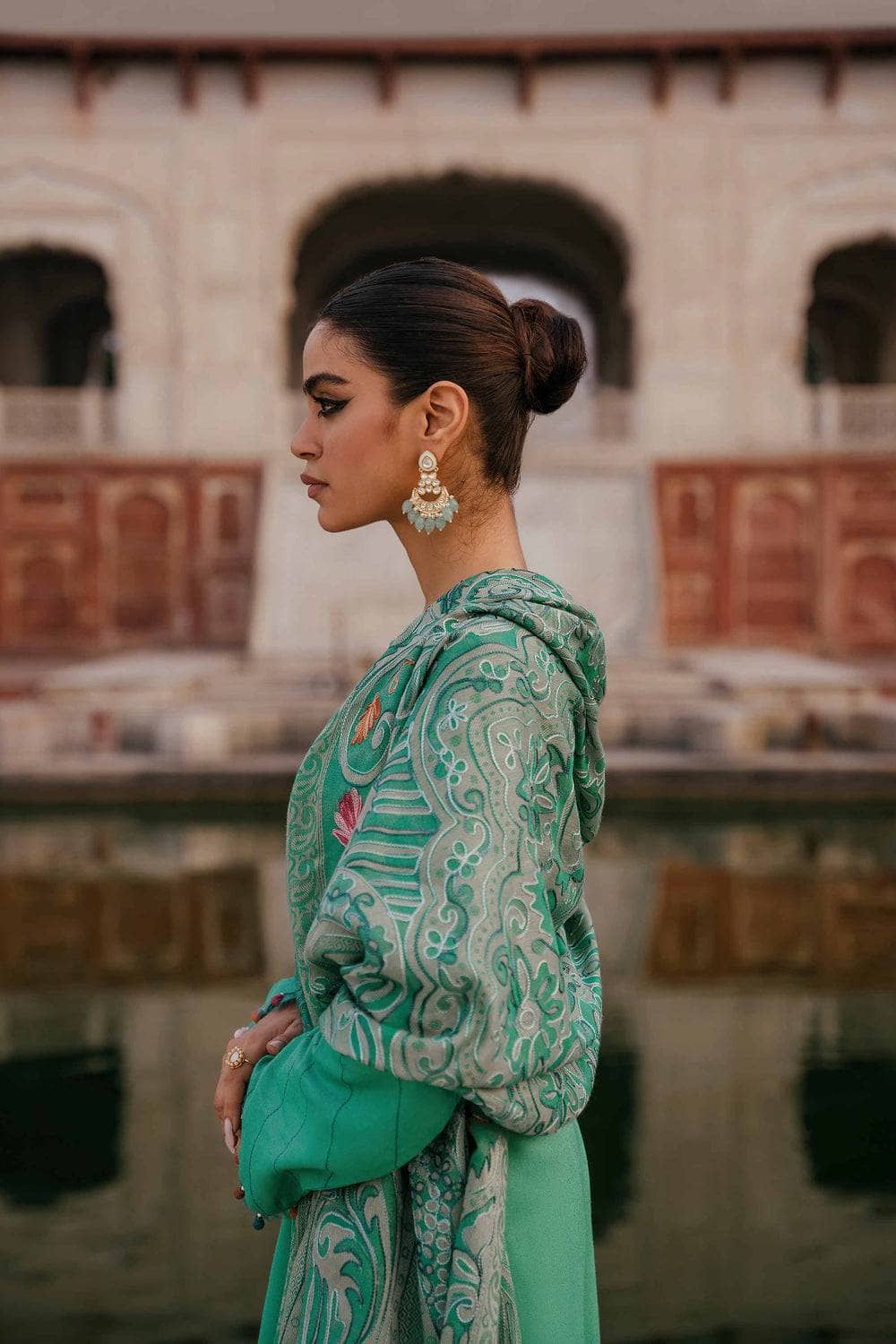 img_nishat_winter_23_awwal_boutique