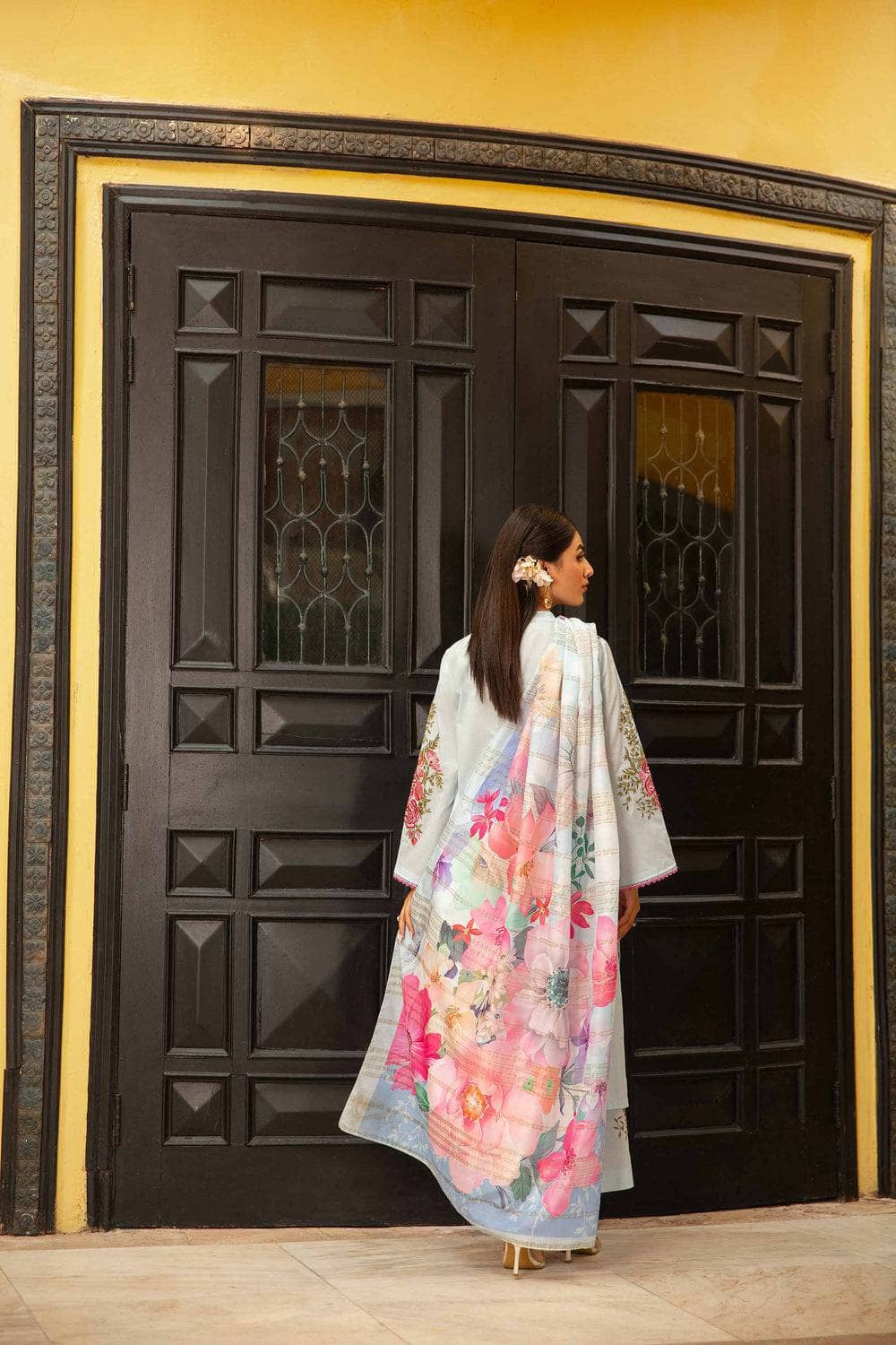 img_nishat_lawn_24_awwal_boutique