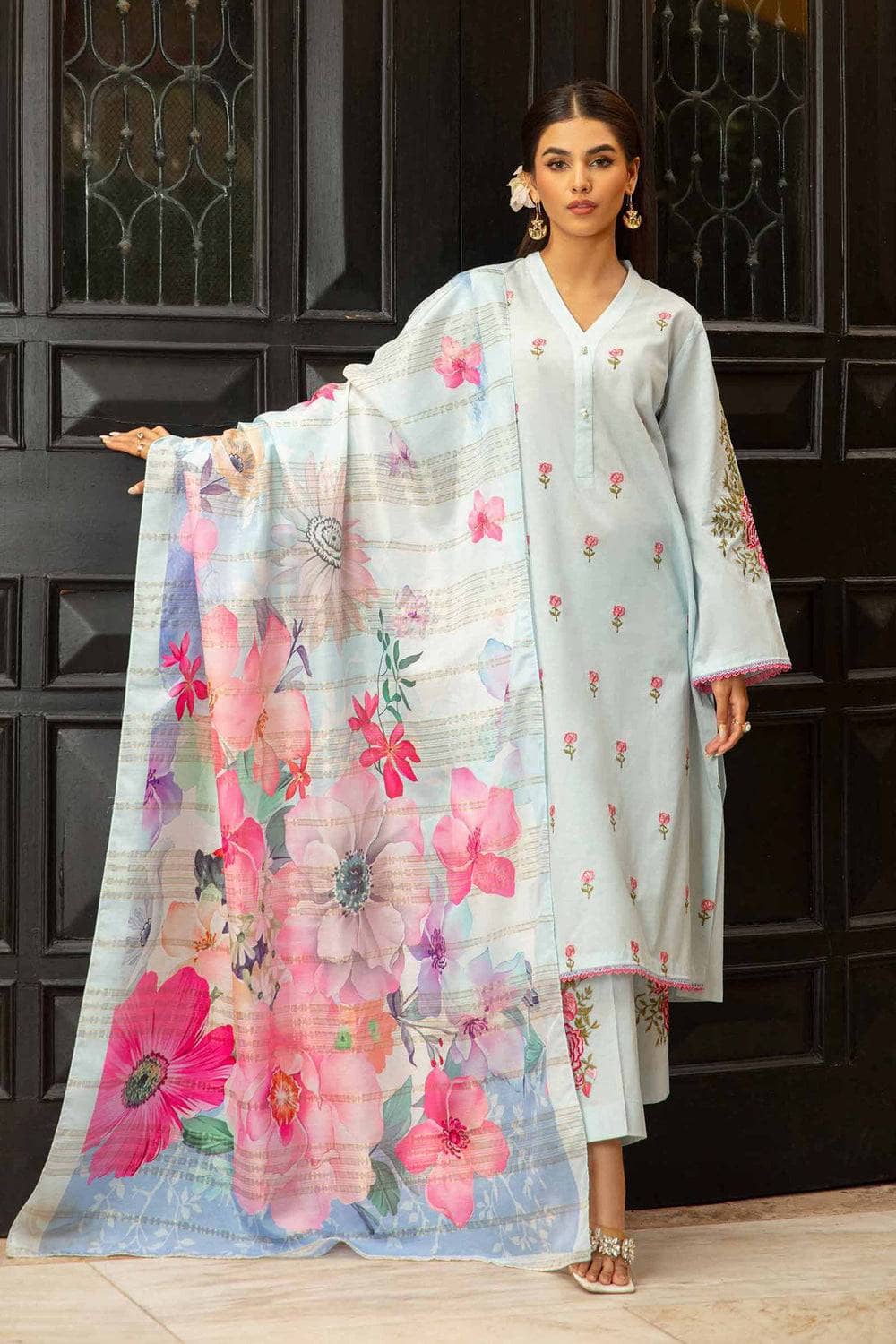 img_nishat_lawn_24_awwal_boutique