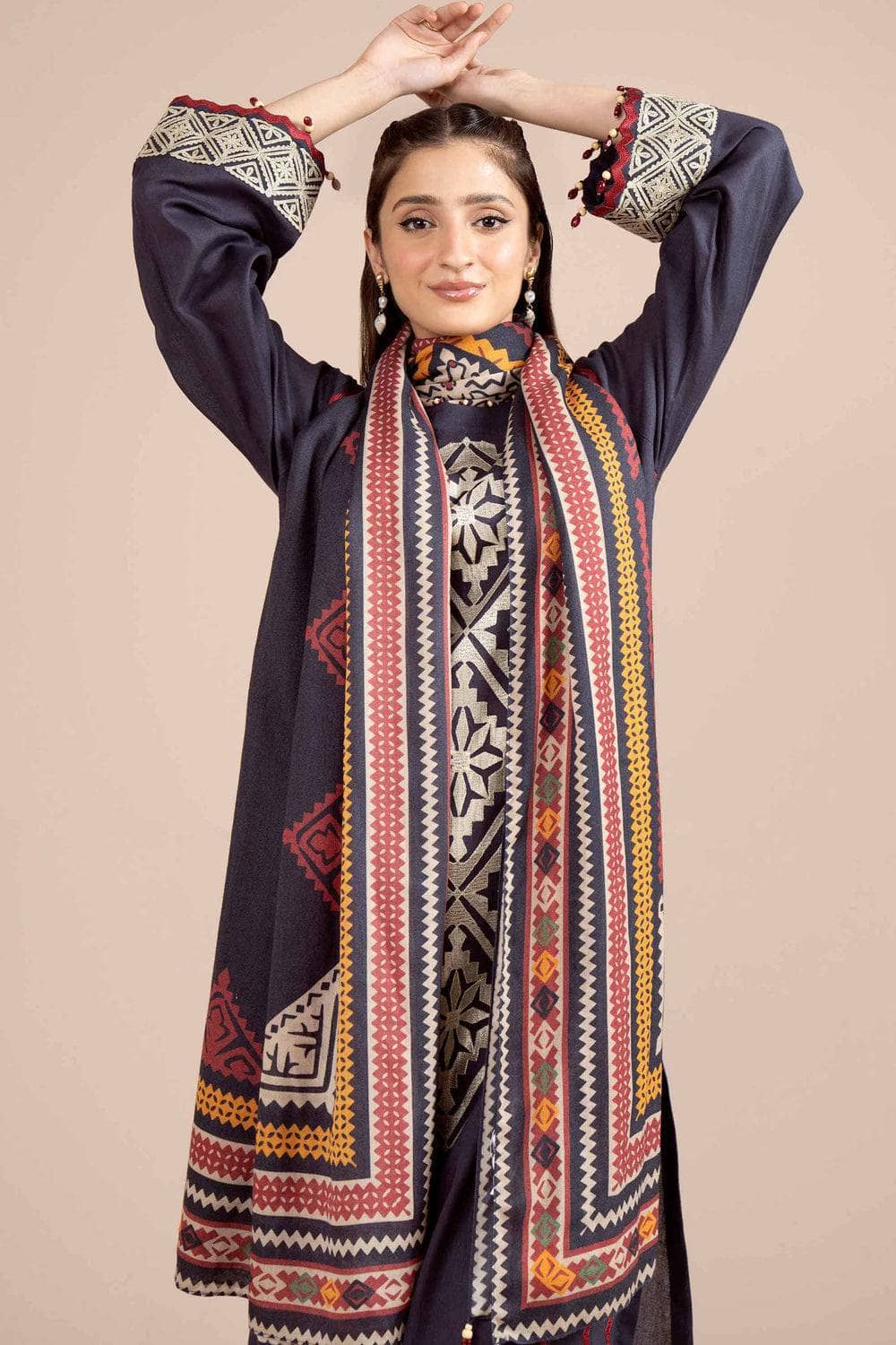 img_nishat_winter_24_awwal_boutique