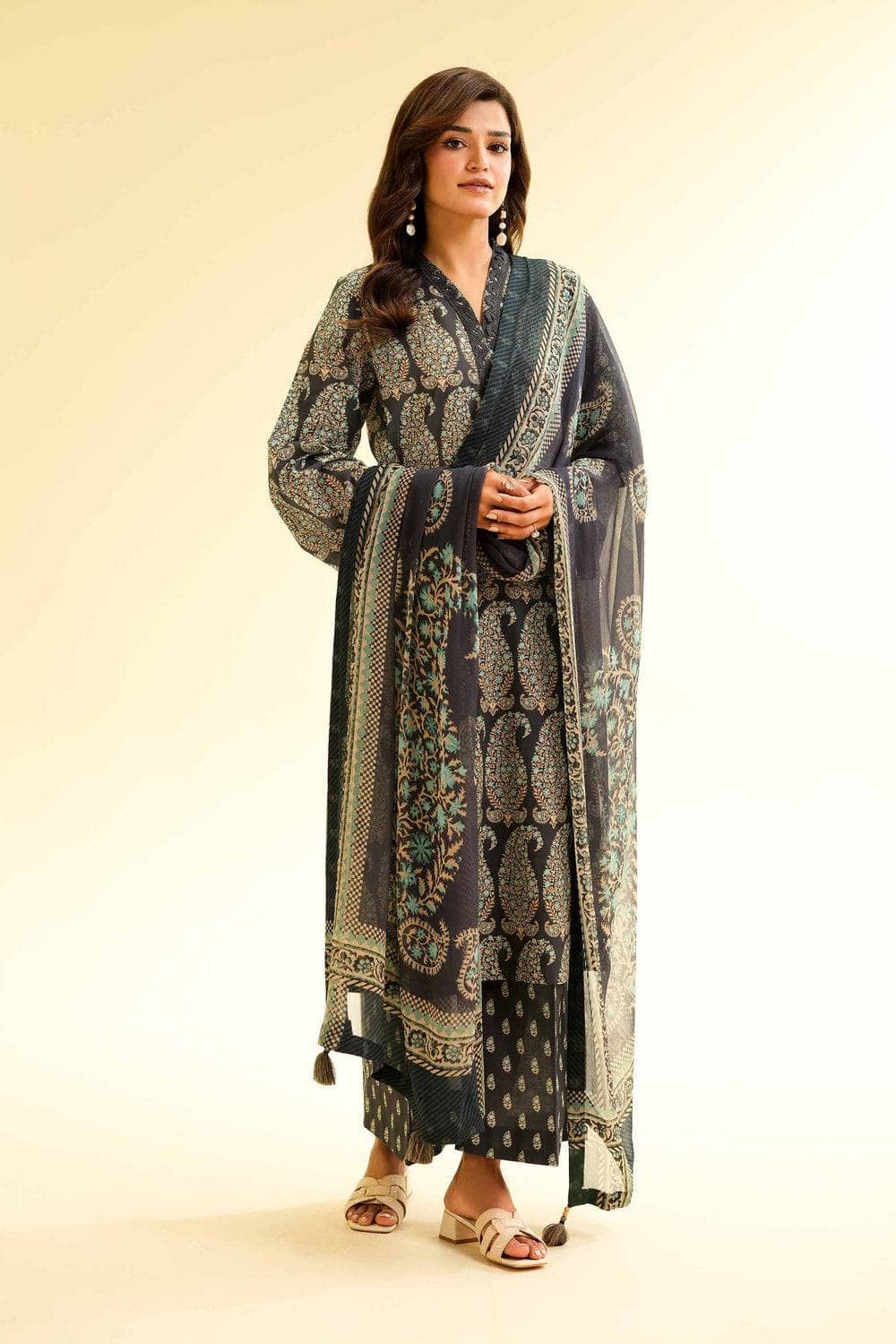 img_nishat_lawn_awwal_boutique