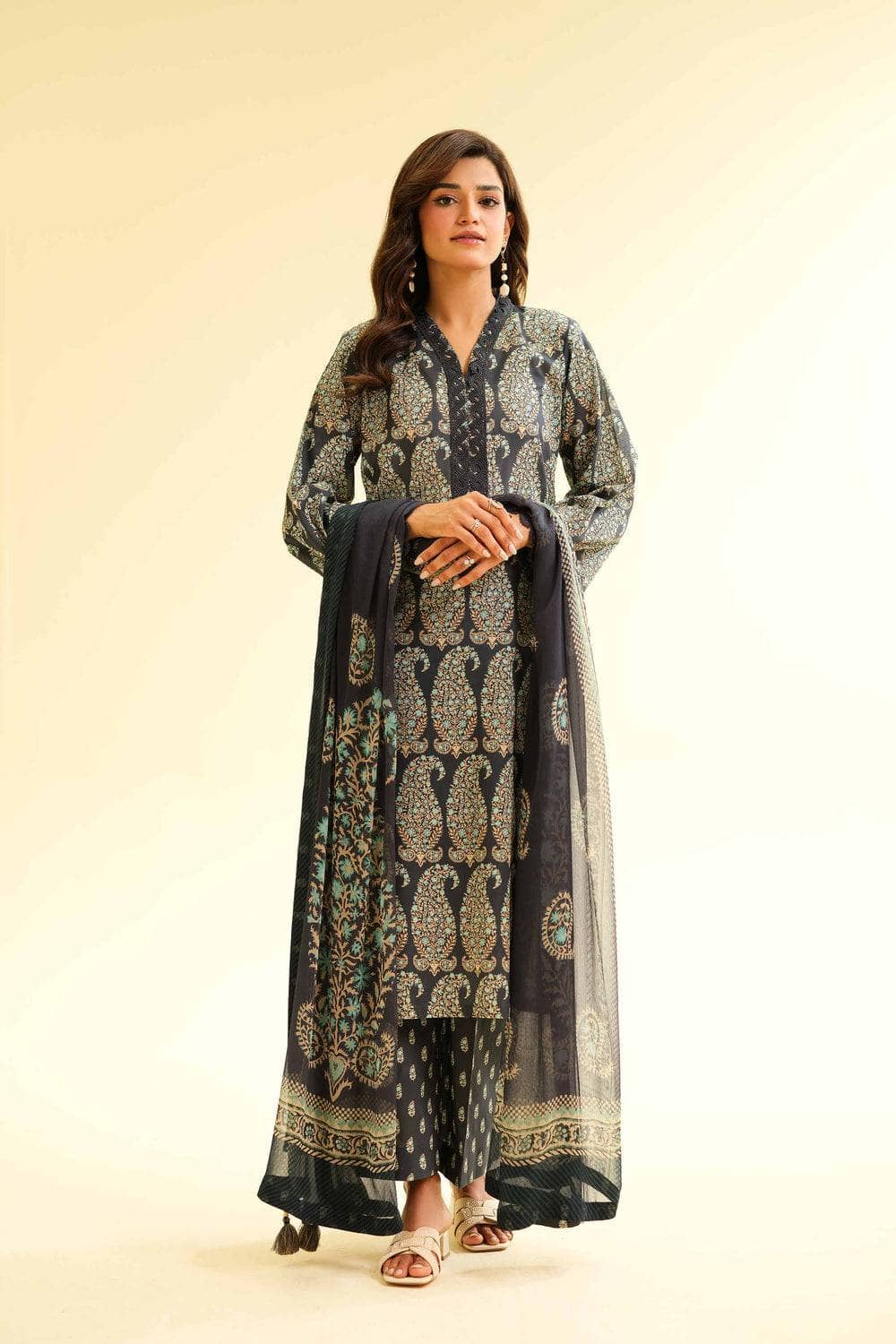 img_nishat_lawn_awwal_boutique