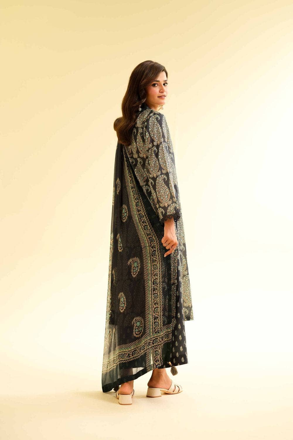 img_nishat_lawn_awwal_boutique