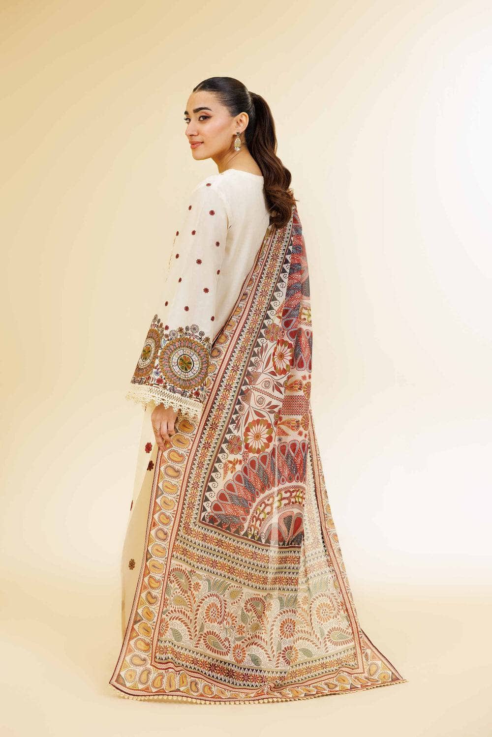 img_nishat_lawn_awwal_boutique