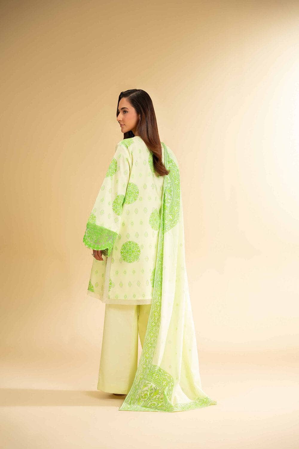 img_nishat_lawn_25_awwal_boutique