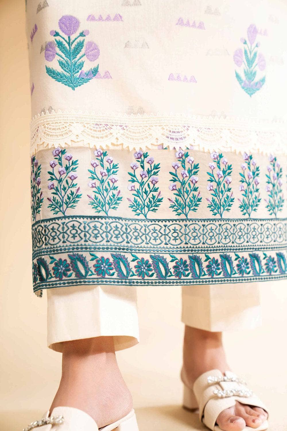 img_nishat_lawn_awwal_boutique