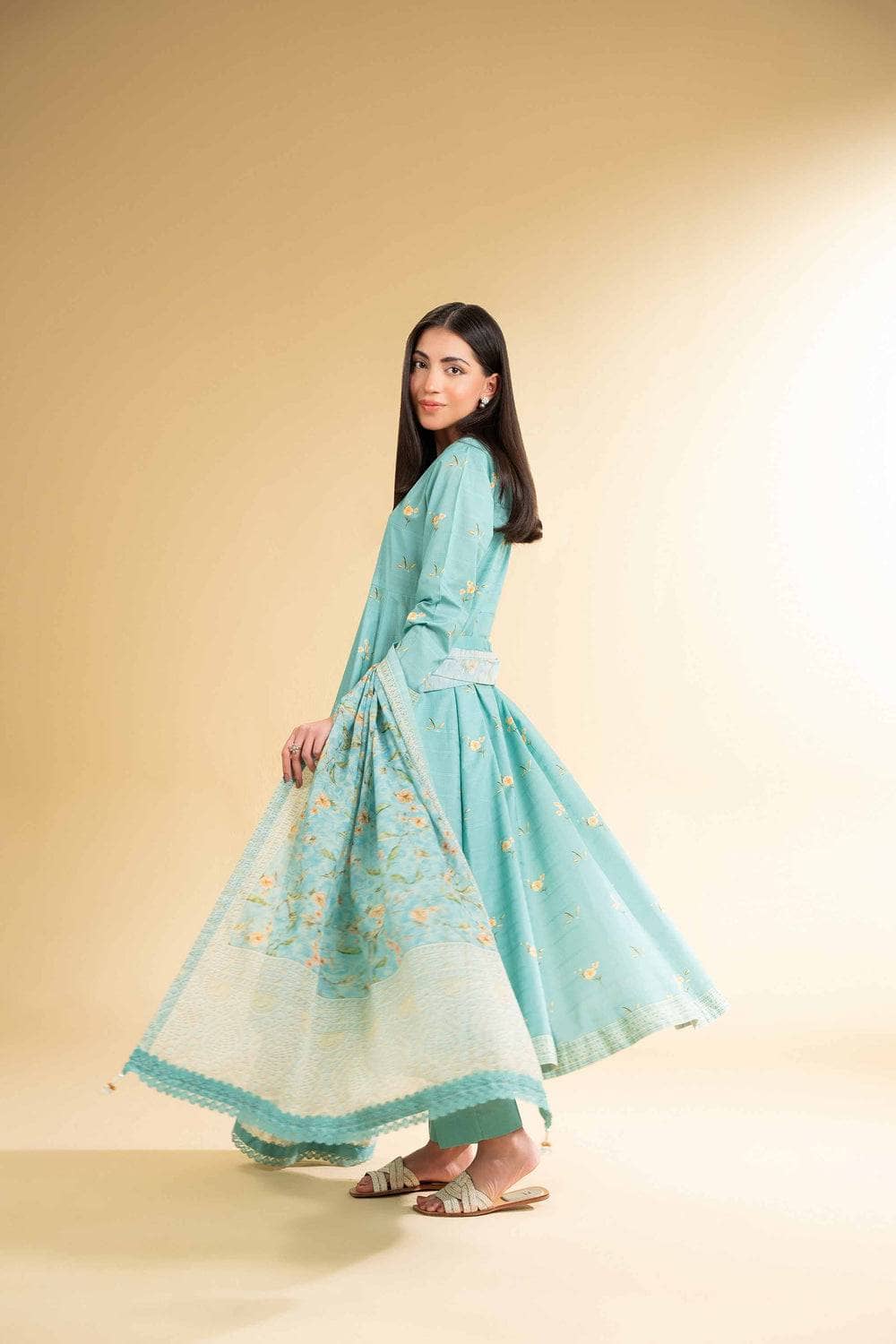 img_nishat_lawn_awwal_boutique