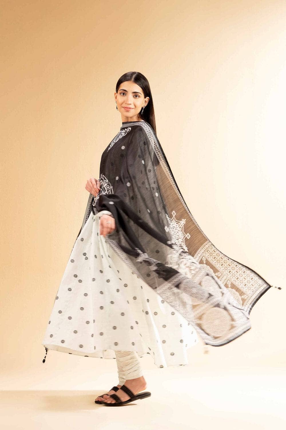 img_nishat_lawn_awwal_boutique