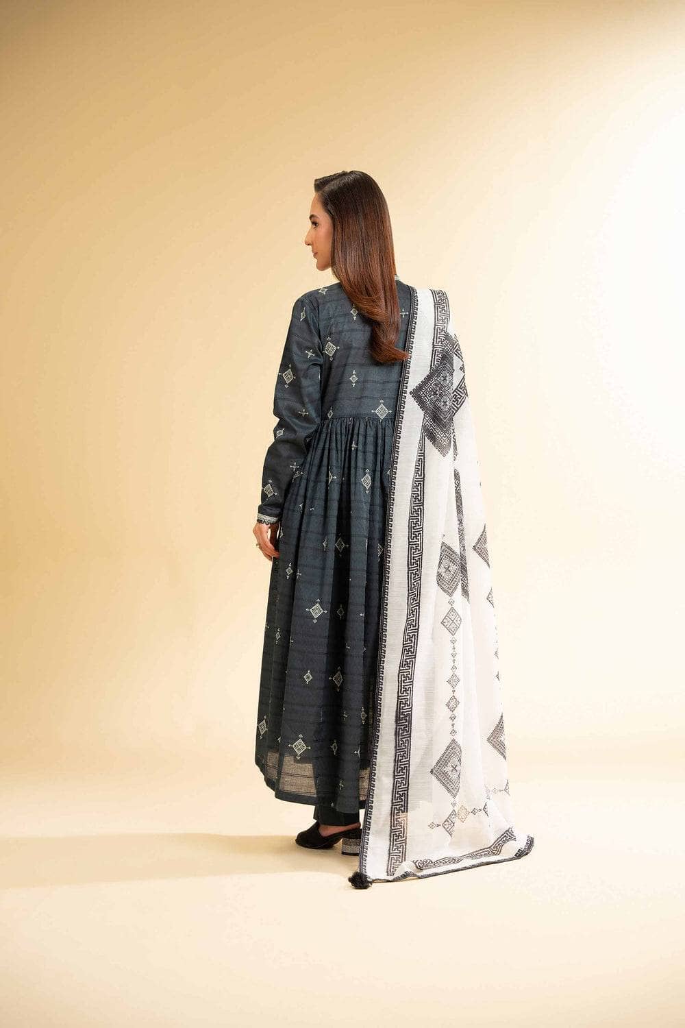 img_nishat_lawn_awwal_boutique