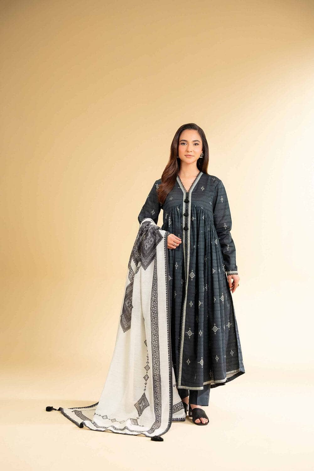 img_nishat_lawn_awwal_boutique