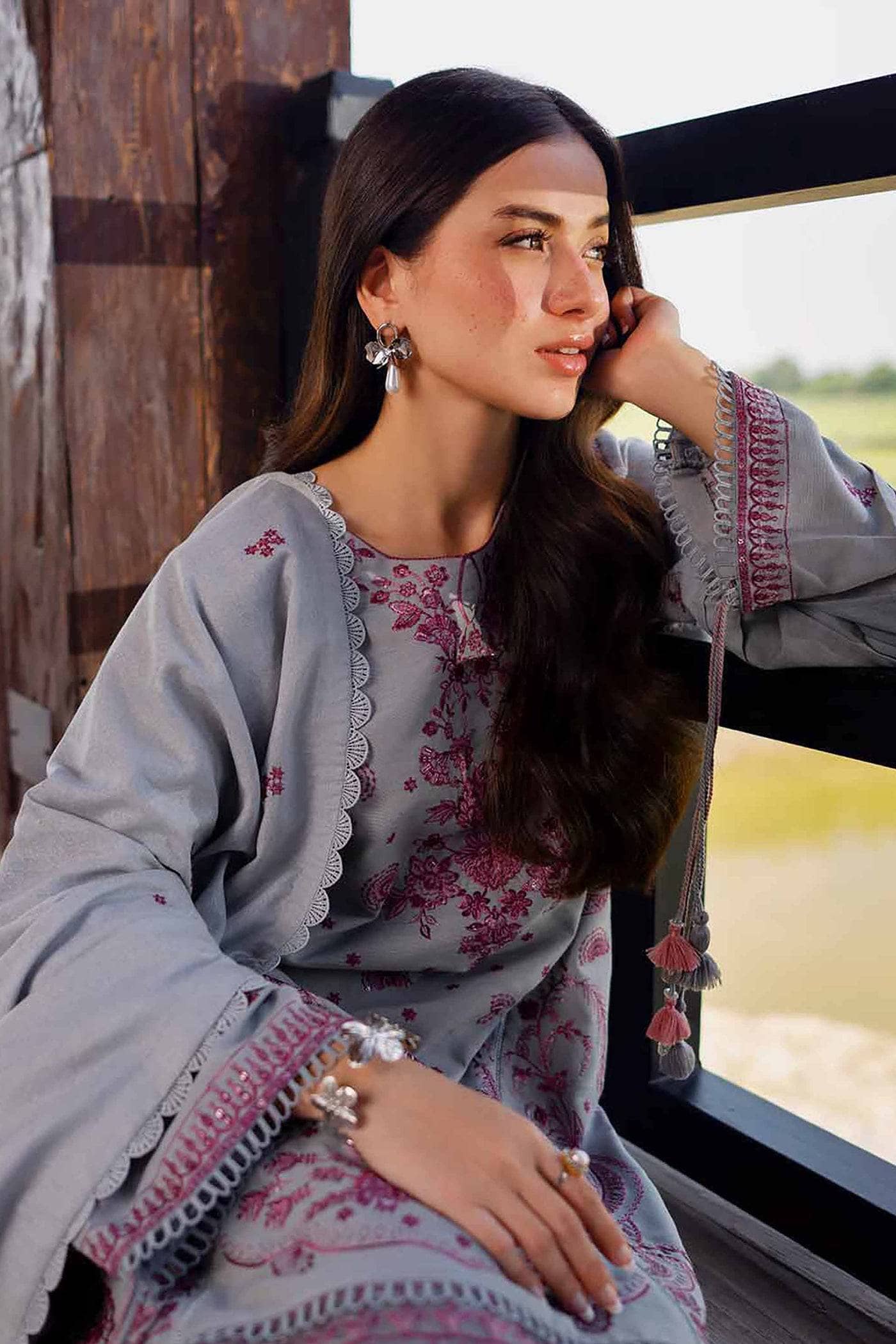 Nishat Winter 25/Embroidered Suit - 42502529/