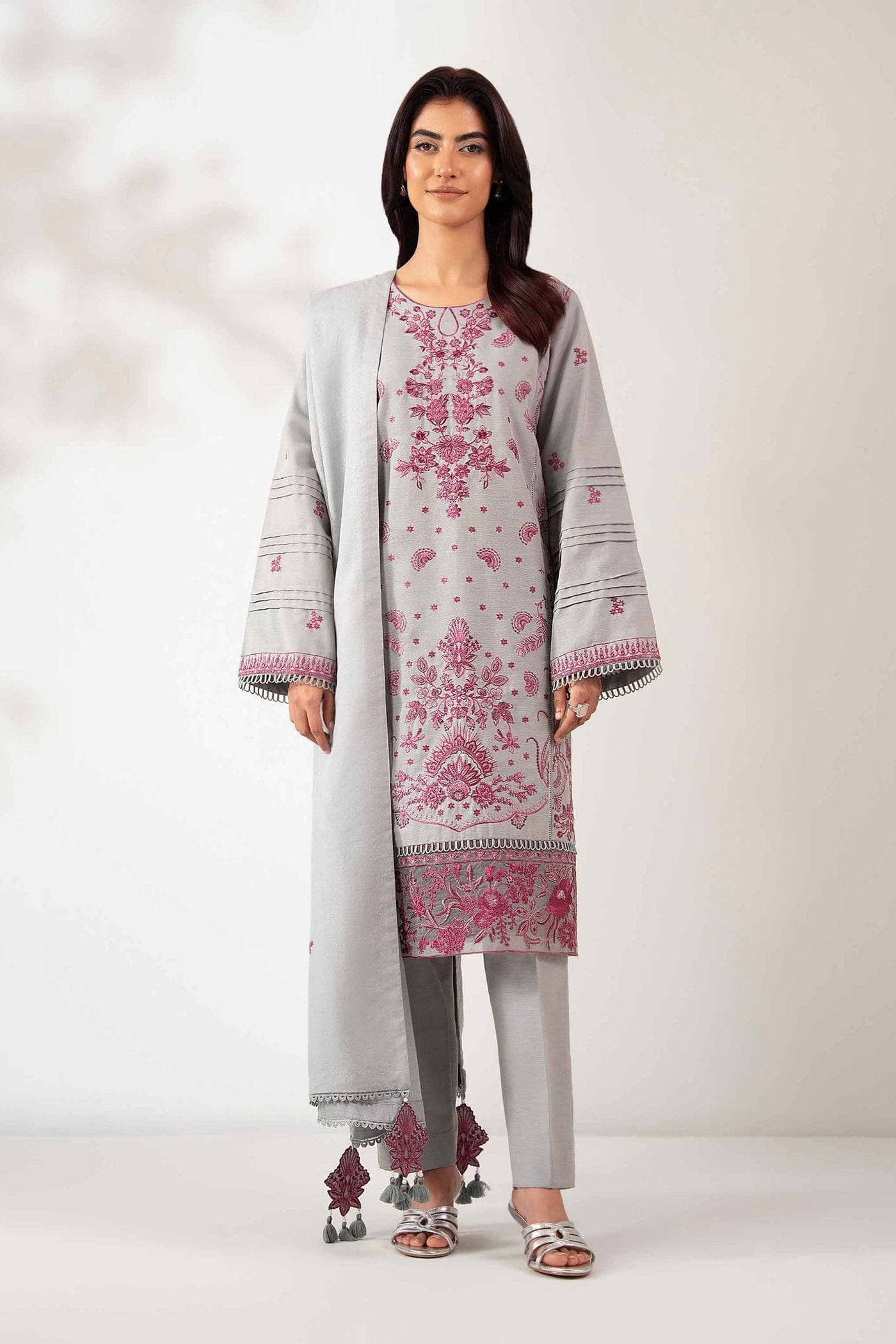 Nishat Winter 25/Embroidered Suit - 42502529/