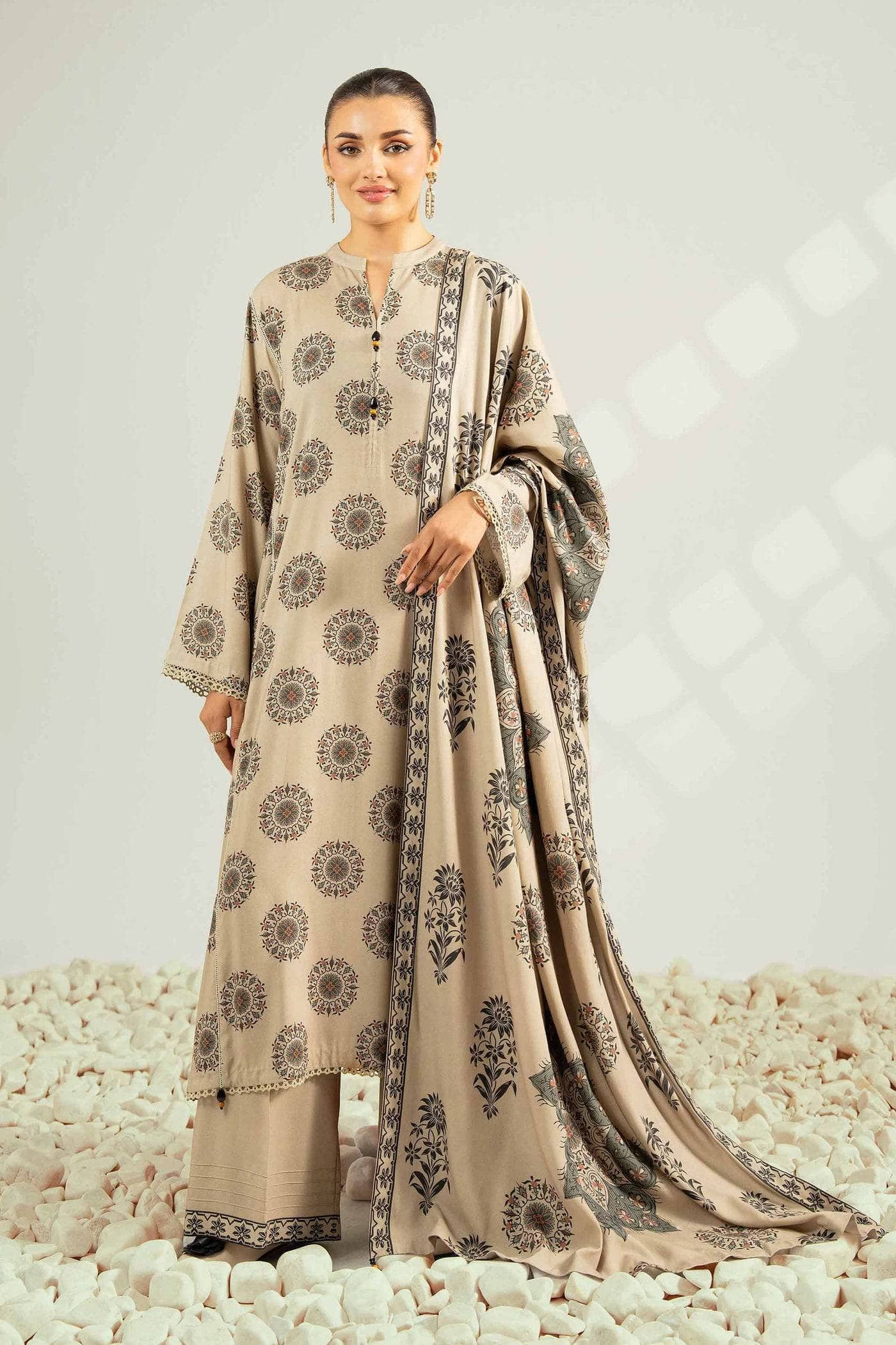 img_nishat_winter_awwal_boutique_awwal_boutique