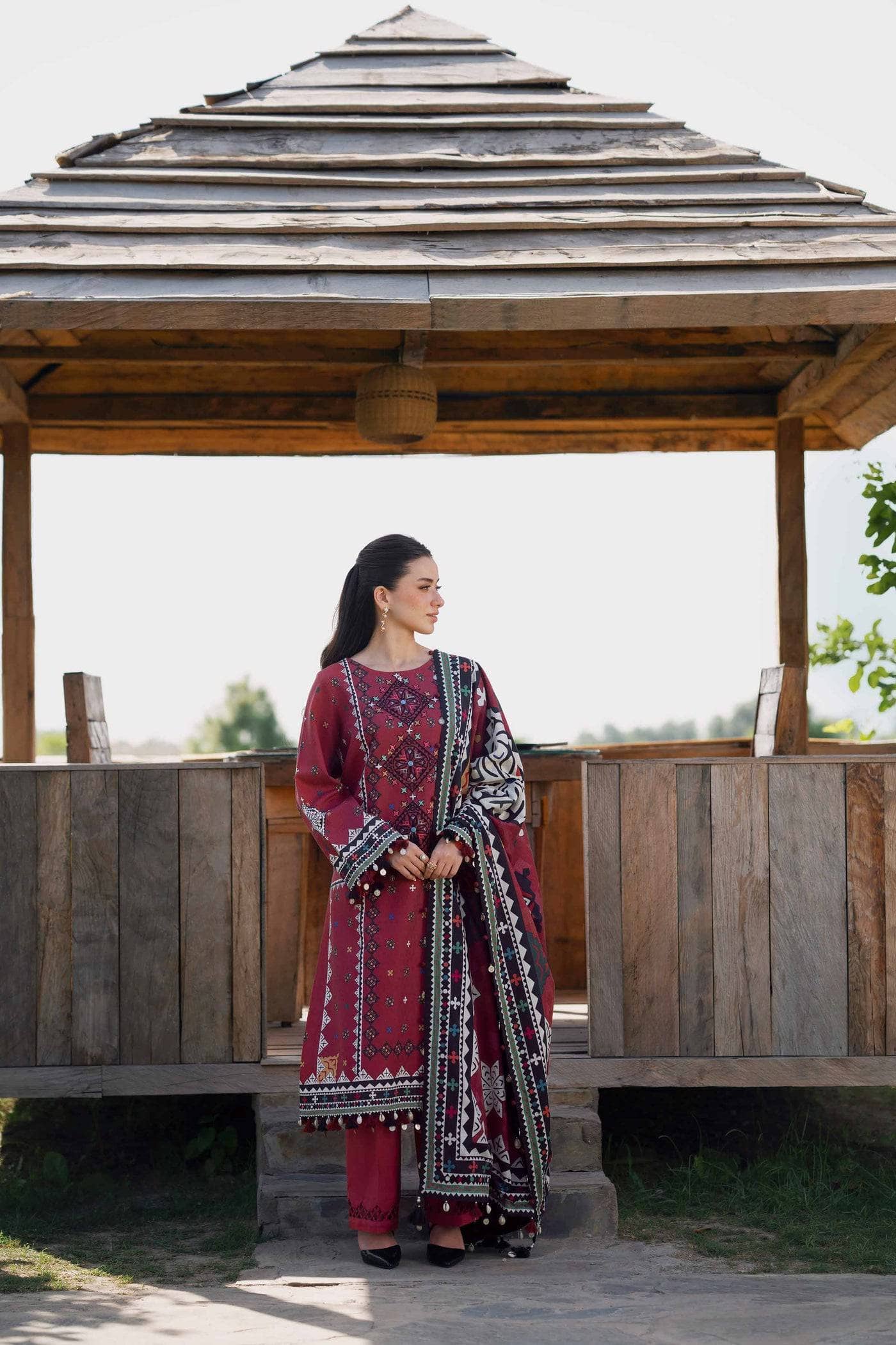 img_nishat_winter_25_awwal_boutique