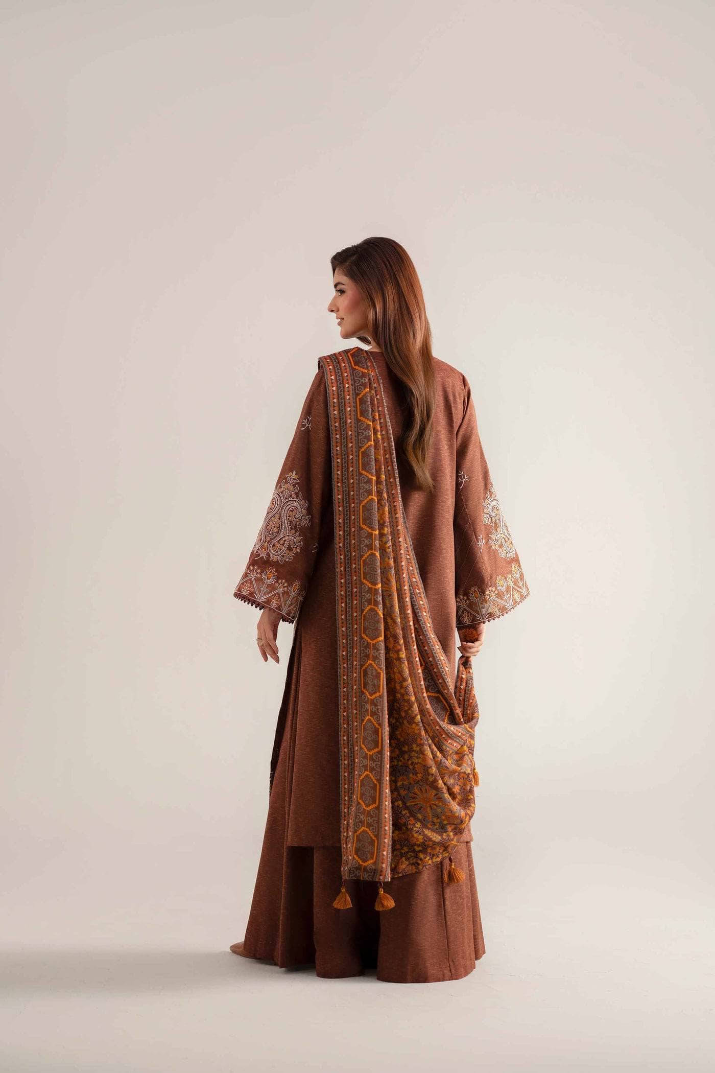 Nishat Winter 25/Digital Printed Embroidered Suit - 42502700/Karandi