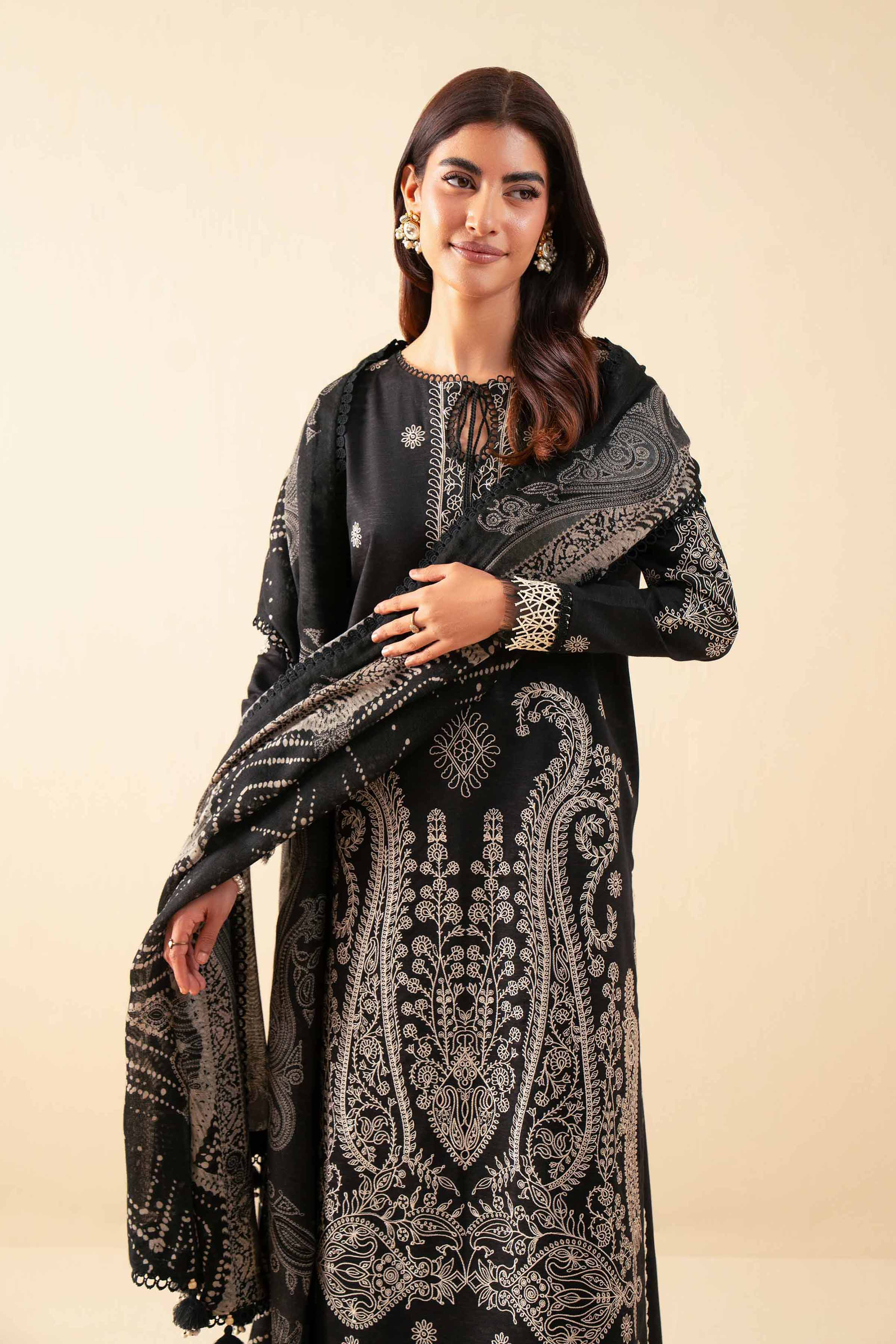 img_nishat_winter_25_awwal_boutique