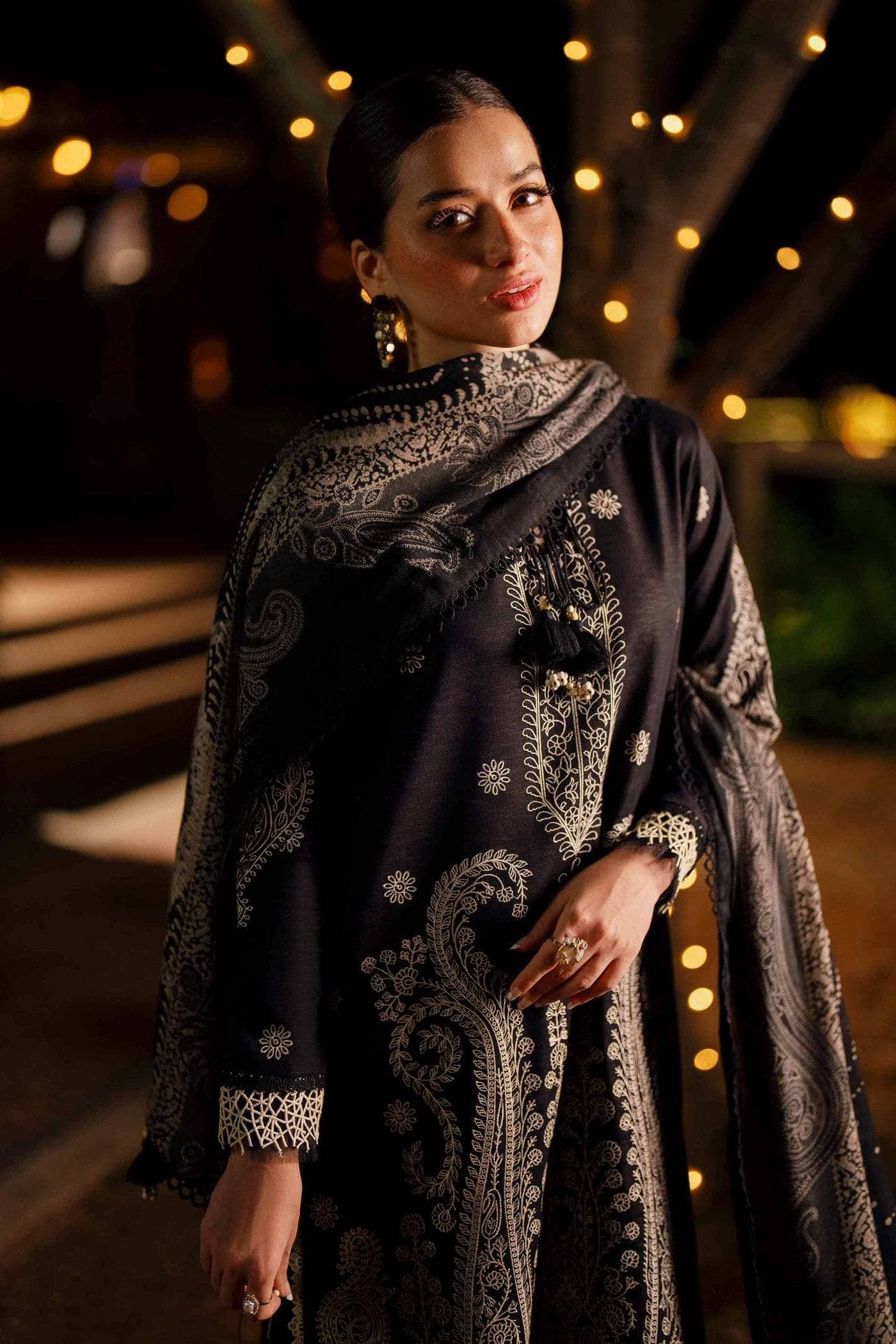 Nishat Winter 25/Digital Printed Embroidered Suit - 42502701/Karandi