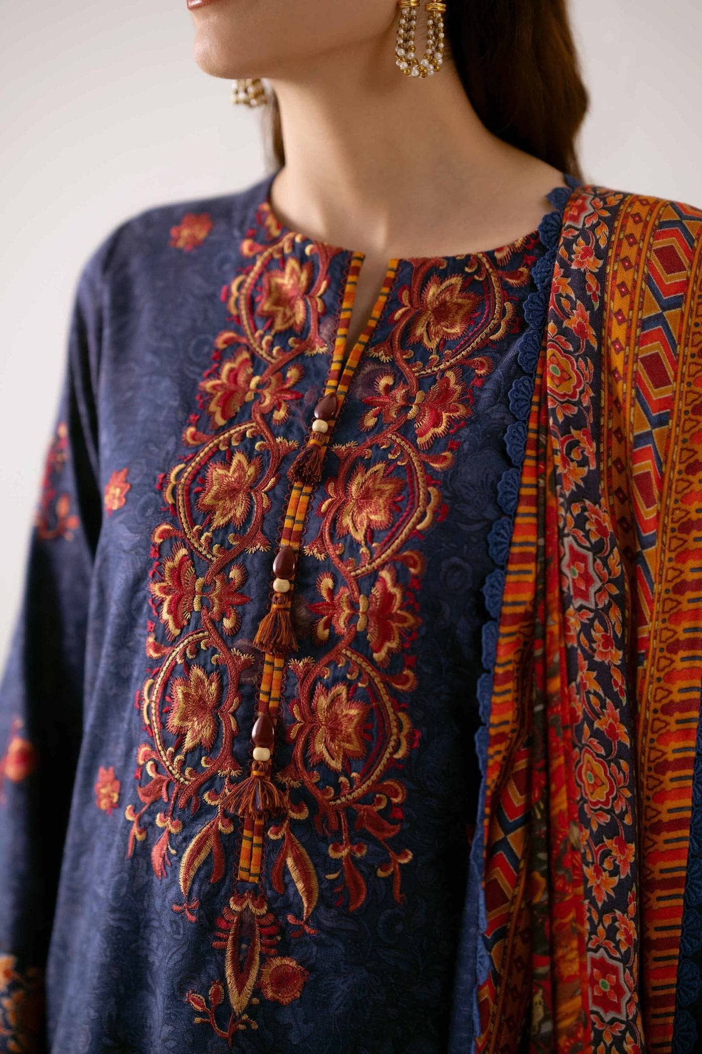 Nishat Winter 25/Digital Printed Embroidered Suit - 42502711/Karandi