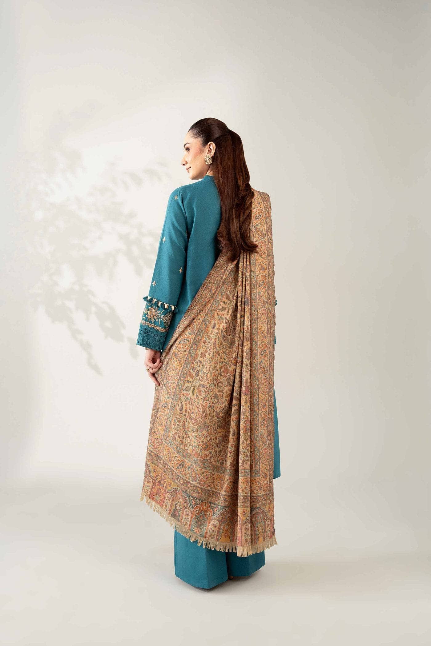 img_nishat_winter_25_awwal_boutique