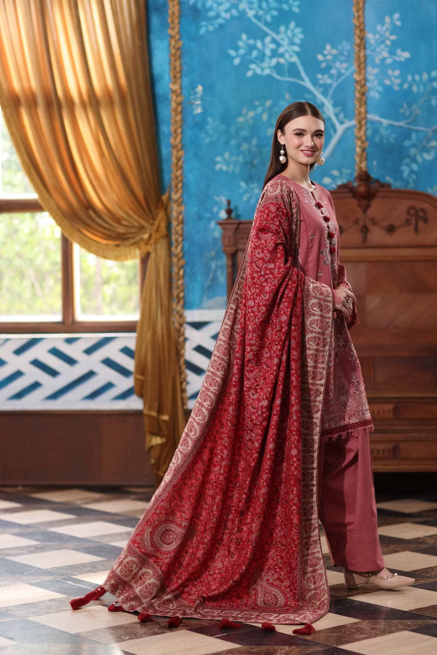 img_nishat_winter_25_awwal_boutique