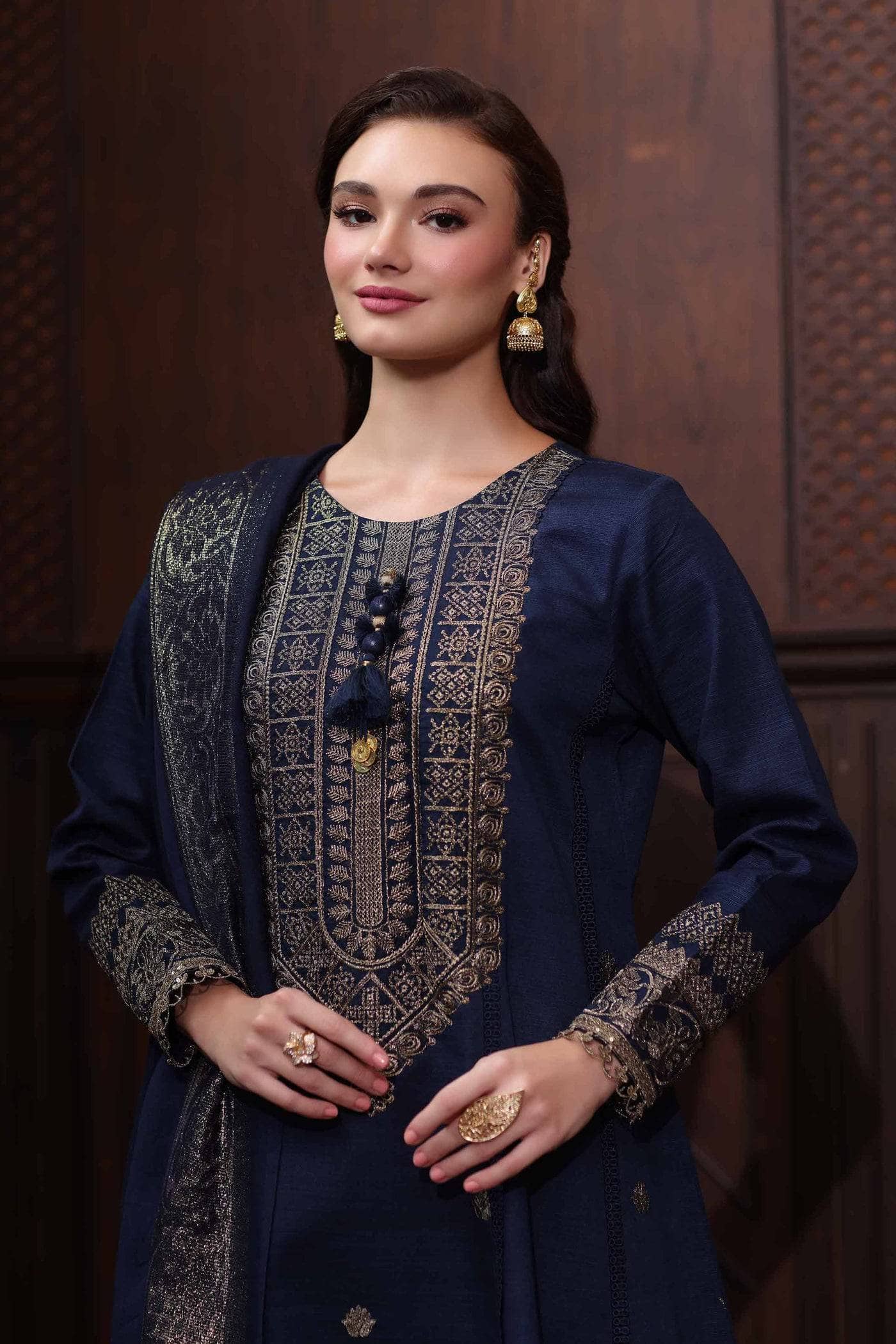 img_nishat_winter_25_awwal_boutique