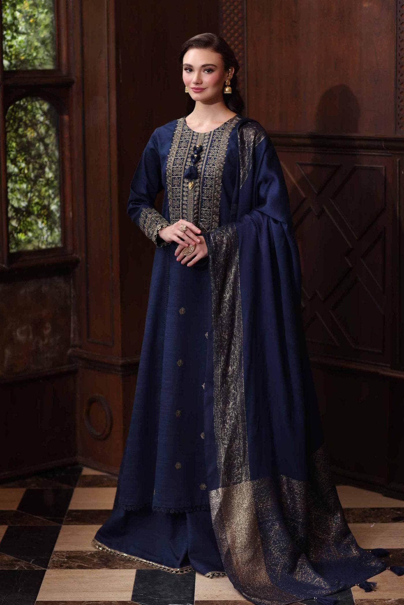 img_nishat_winter_25_awwal_boutique