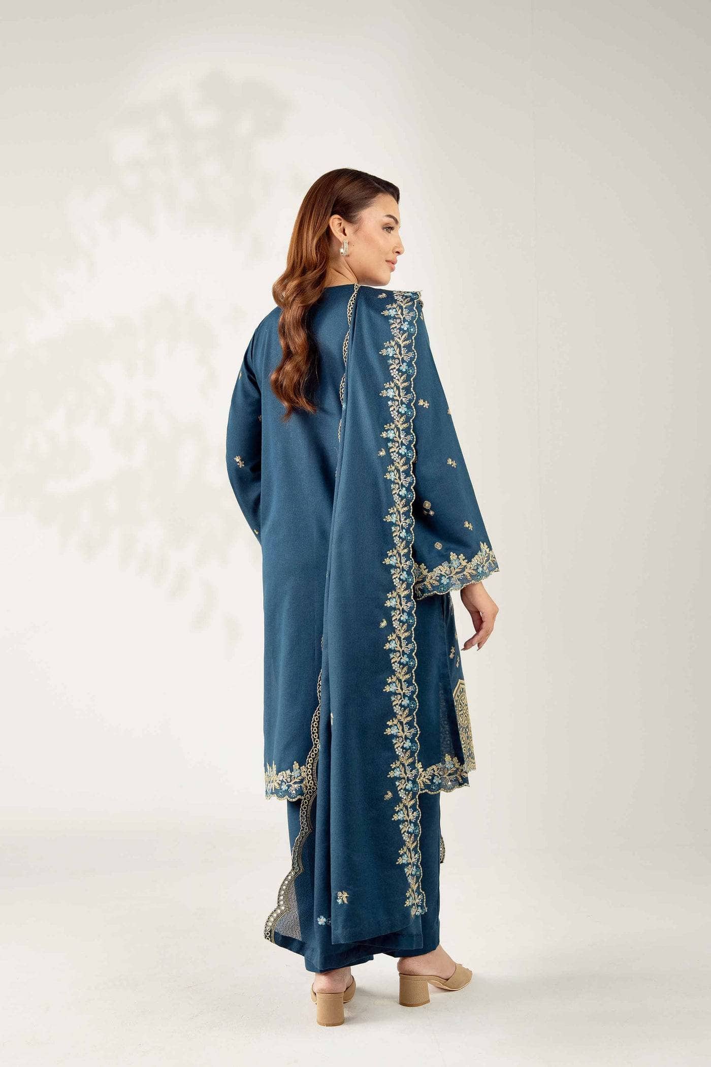 img_nishat_winter_awwal_boutique_awwal_boutique