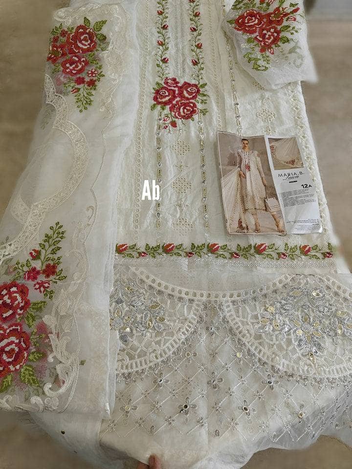 img_maria-B_lawn_24_awwal_boutique