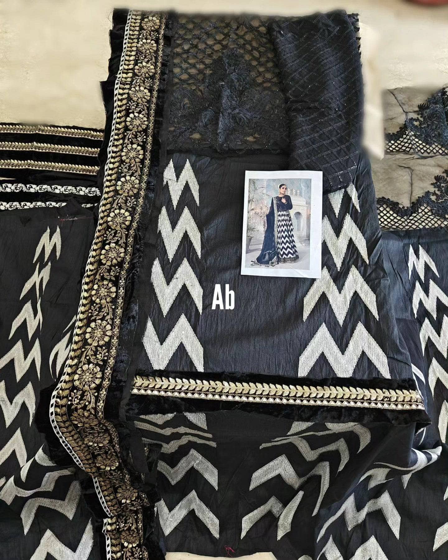 img_maria_b_mbroidered_chiffon_awwal_boutique