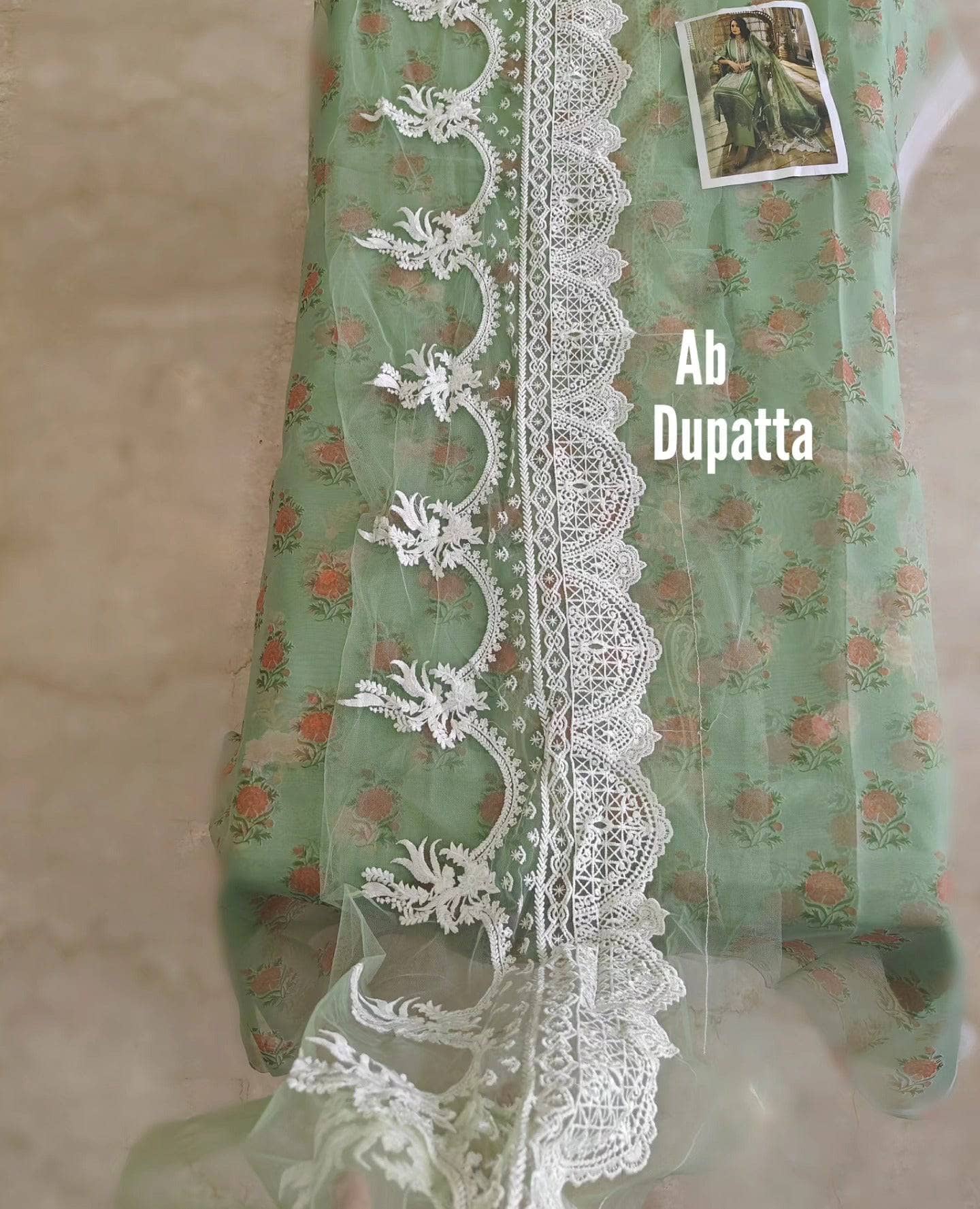 Open Pic/Sobia Nazir Lawn/10 A