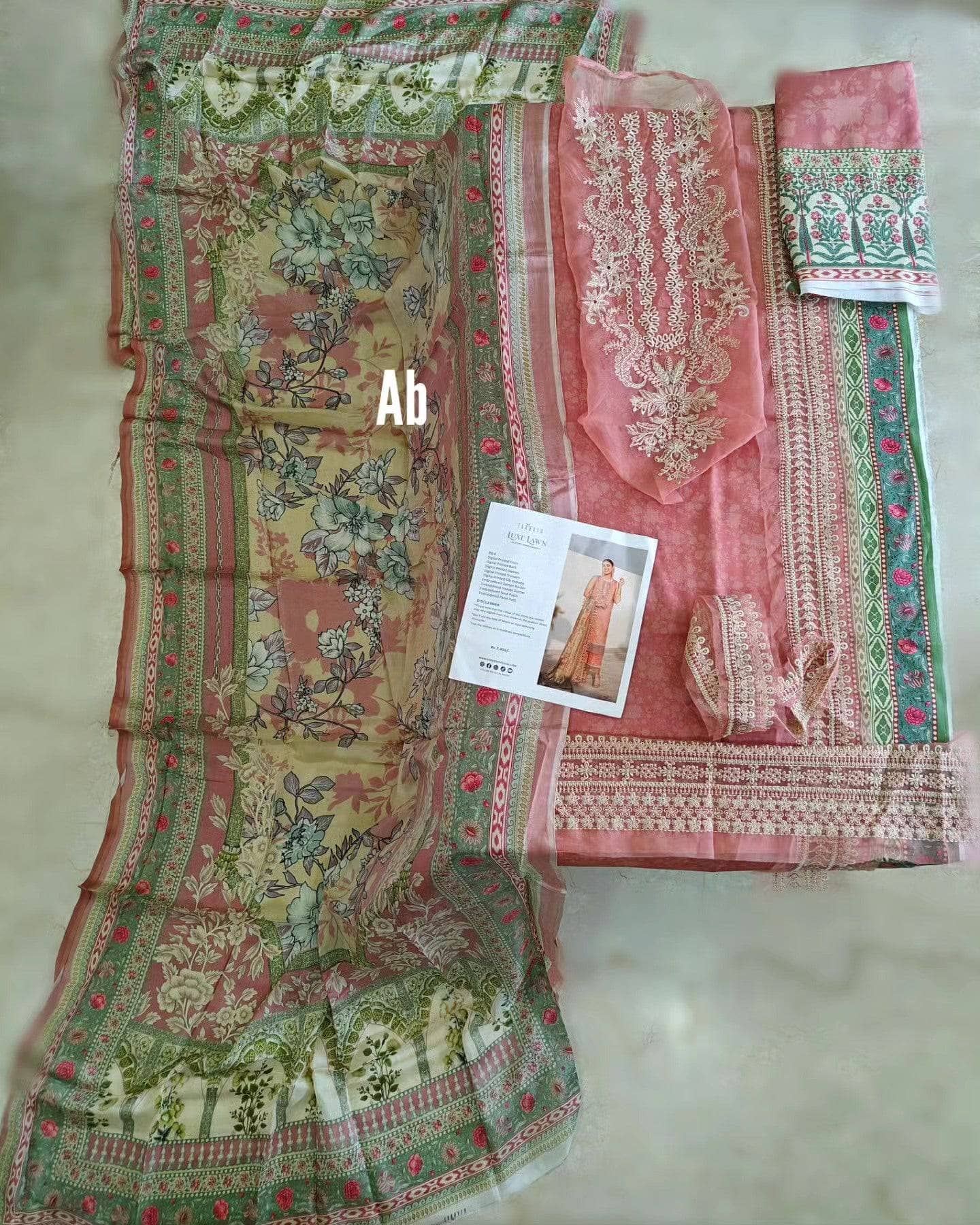 img_zarqash_lawn_24_awwal_boutique