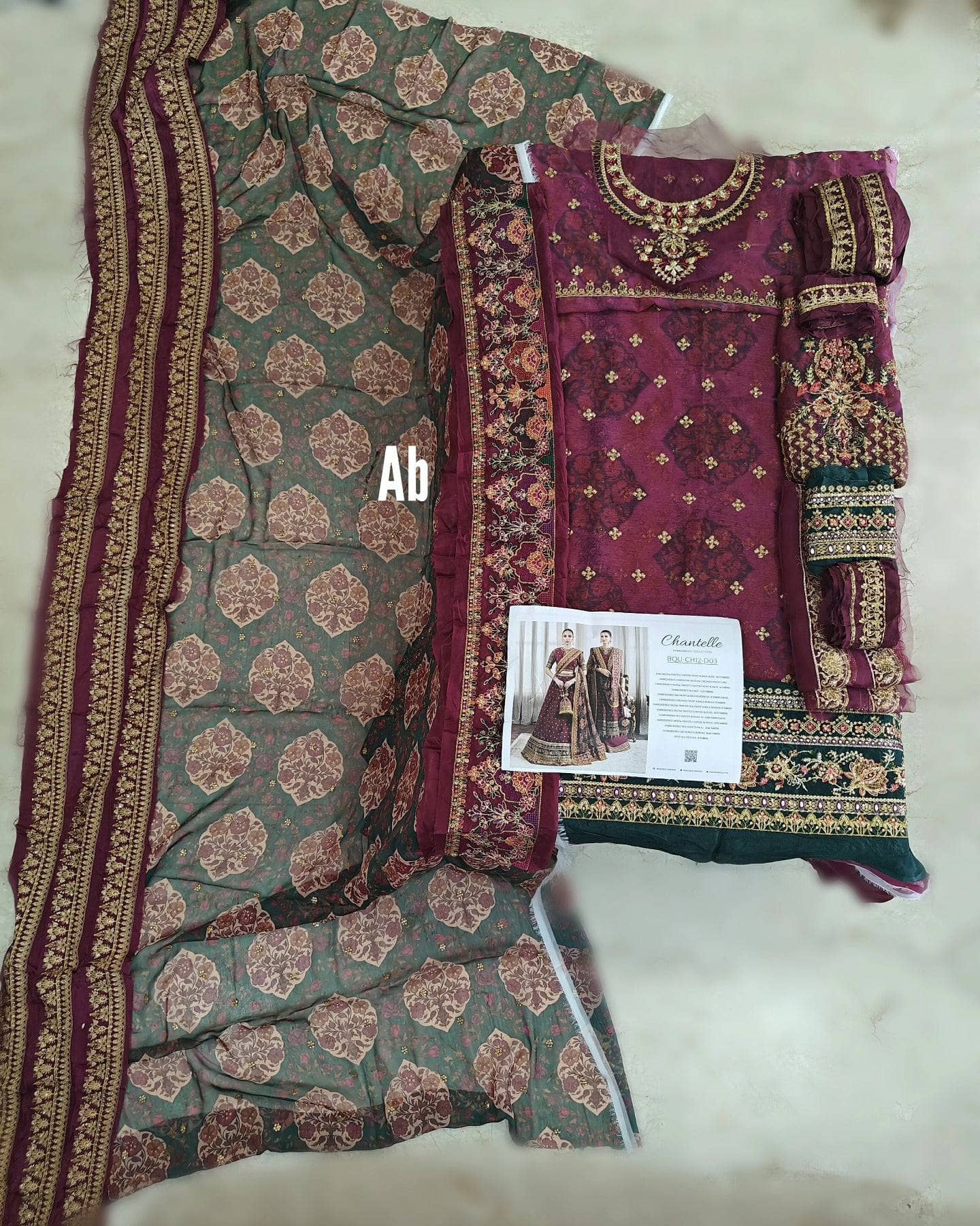 img_open_pic_baroque_chantelle_awwal_boutique