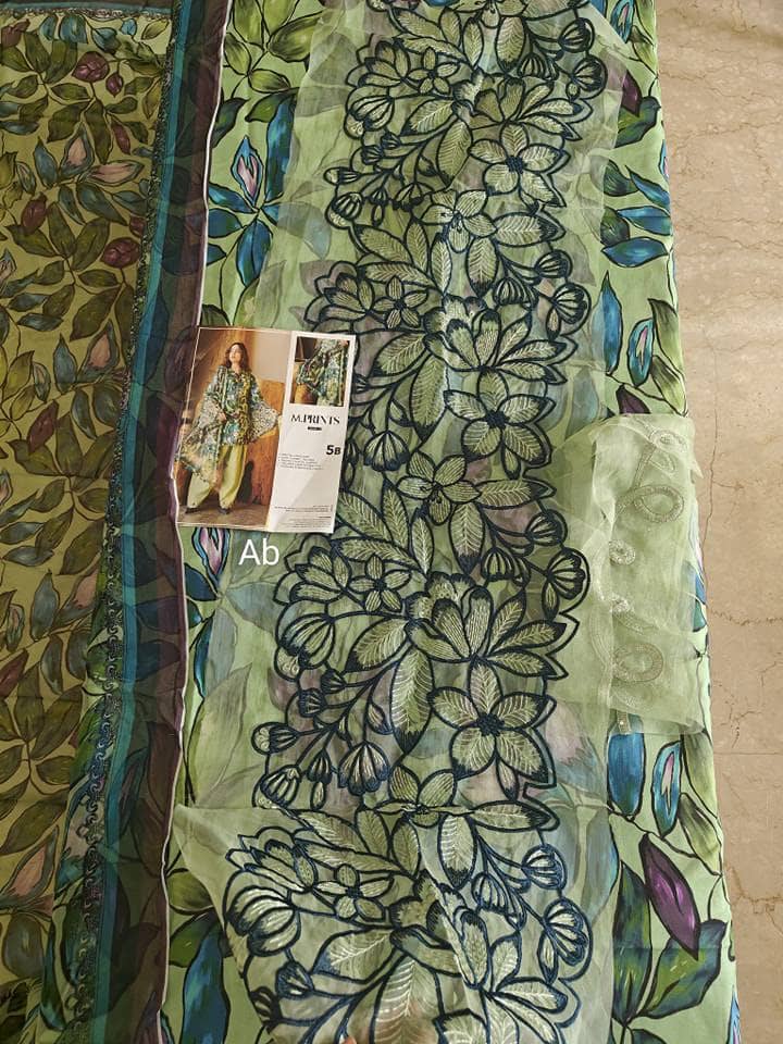 img_maria_b_m_prints_awwal_boutique