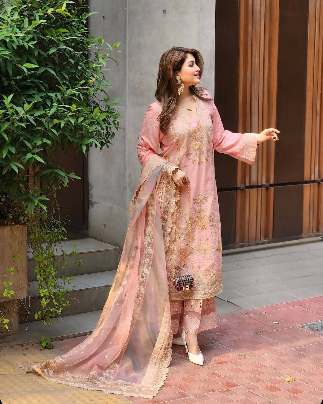 img_faiza_saqlain_awwal_boutique