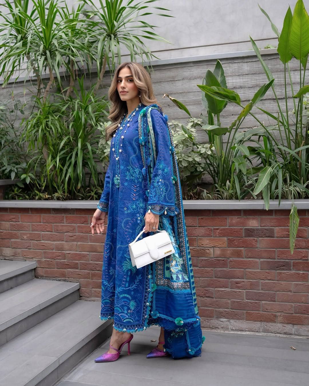 img_farah_talib_aziz_lawn_awwal_boutique