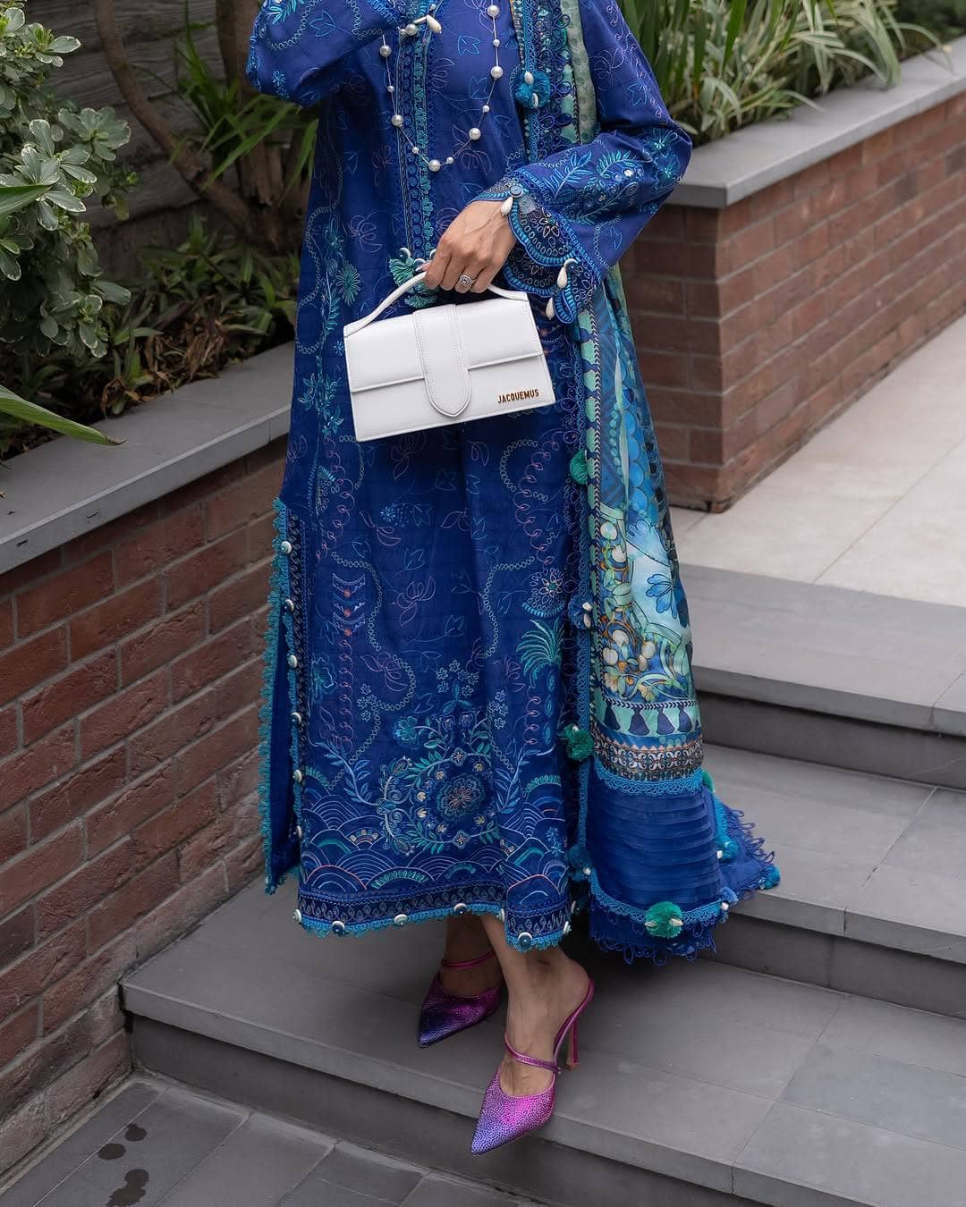 img_farah_talib_aziz_lawn_awwal_boutique