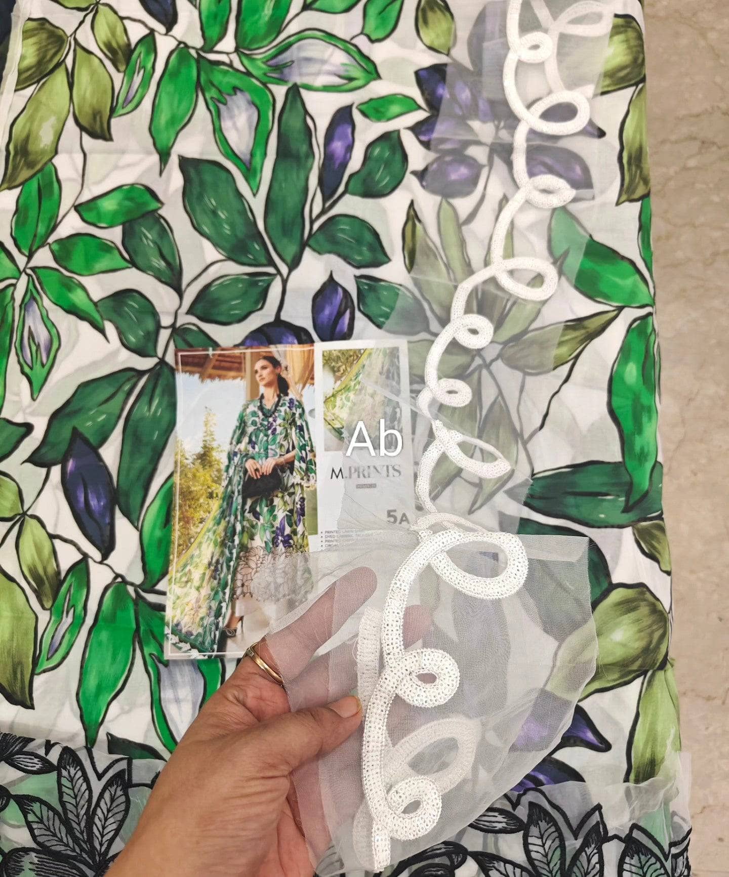 img_maria_b_m_prints_awwal_boutique