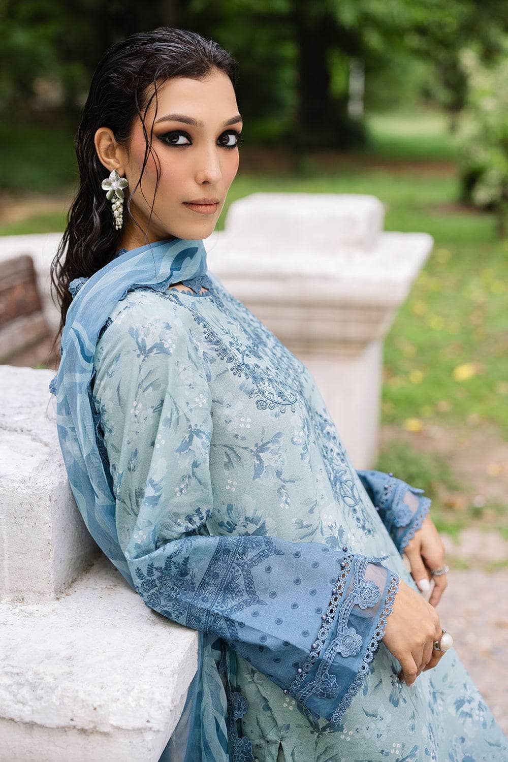 img_nureh_daily_delight_lawn_awwal_boutique