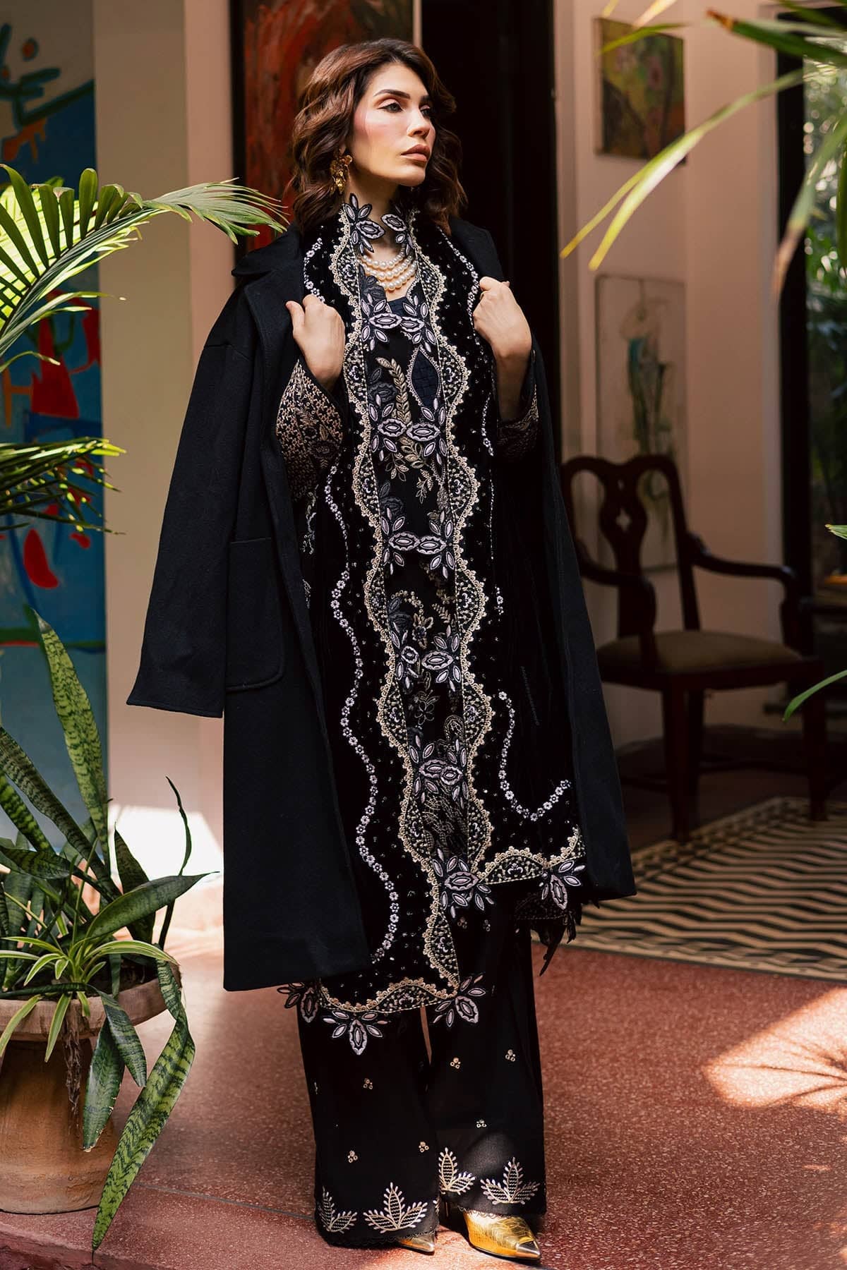 Restocked/Nureh Exclusive Luxury Formals/Velvet Embroideried Shawl/NE 185