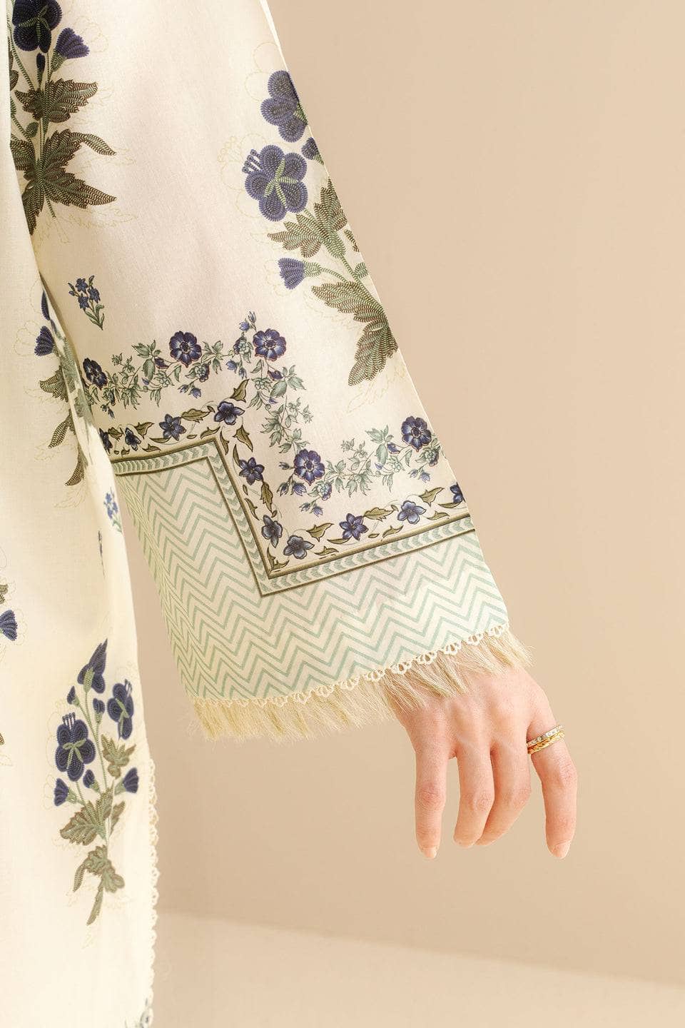 img_zara_shahjahan_coco_prints_awwal_boutique