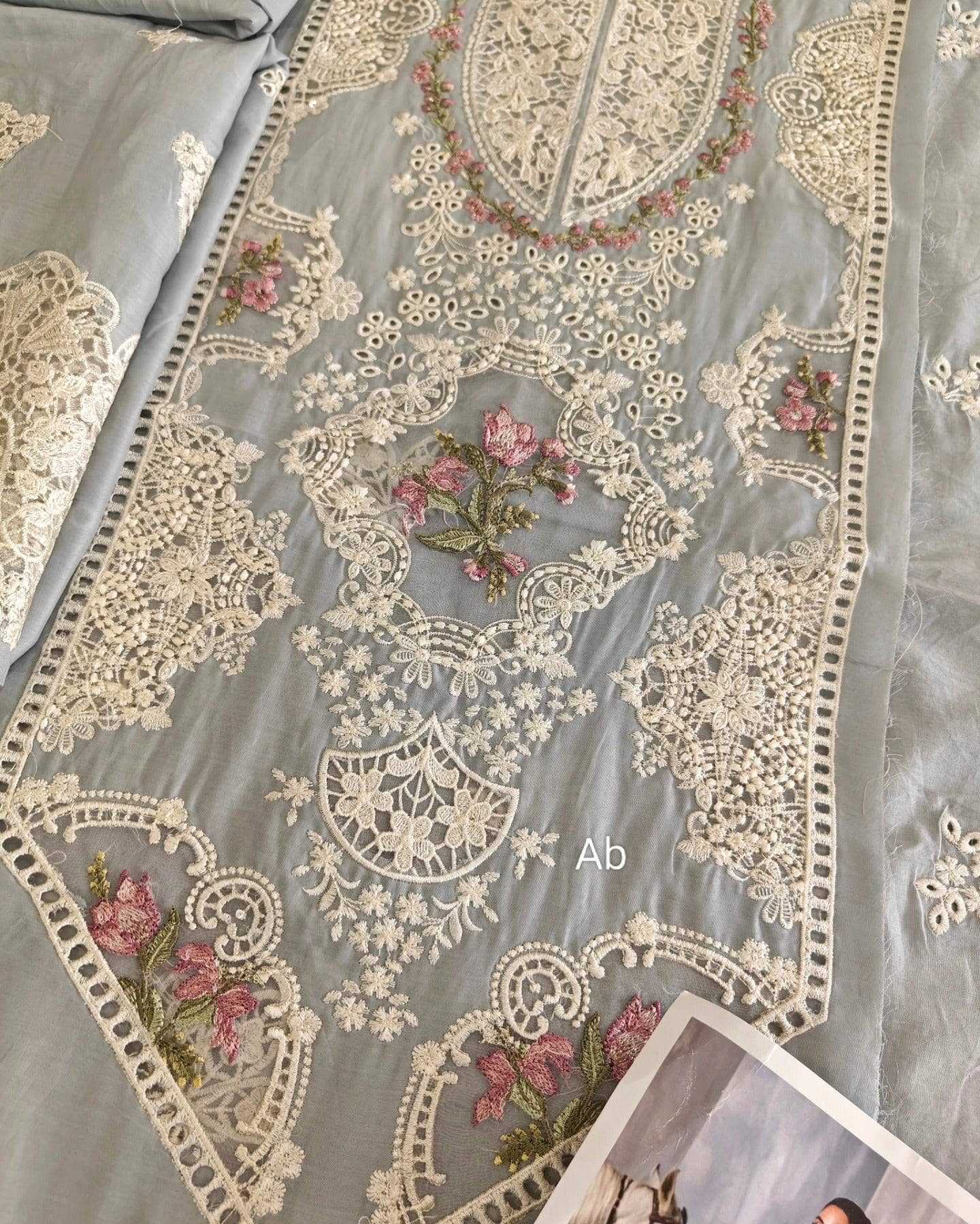 img_open_pic_elaf_lawn_awwal_boutique