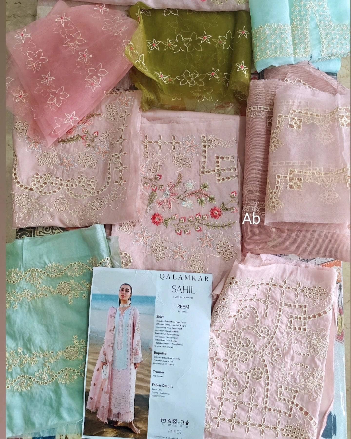 img_qalamkar_lawn_awwal_boutique