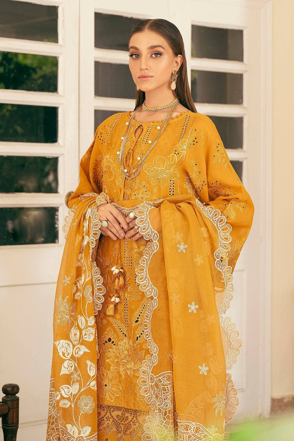 img_baroque_swiss_voil_awwal_boutique