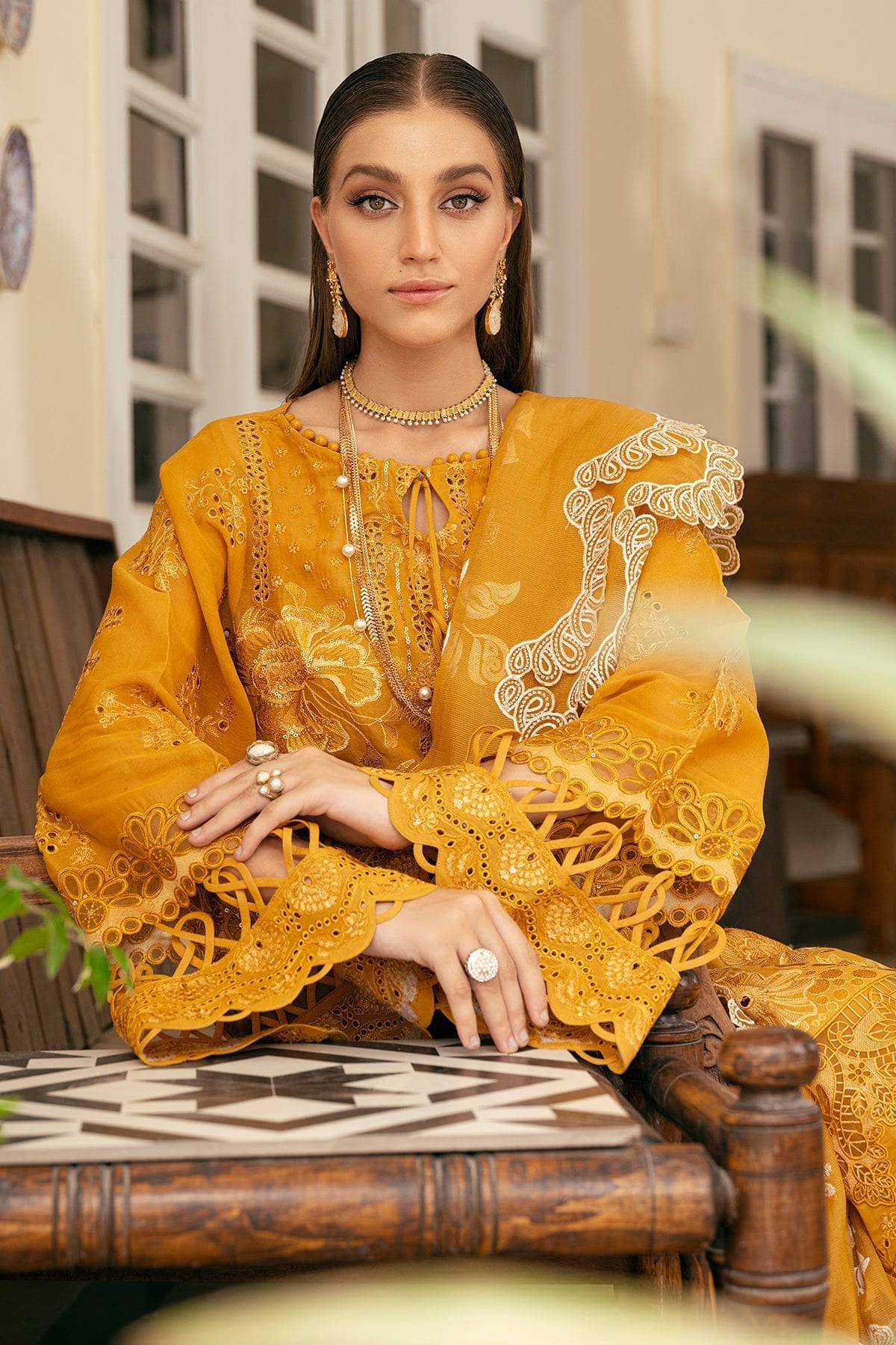 img_baroque_swiss_voil_awwal_boutique