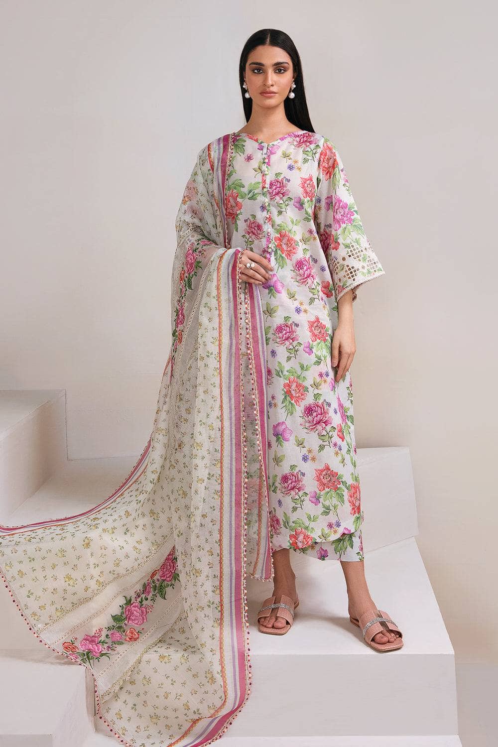 img_baroque_lawn_23_awwal_boutique