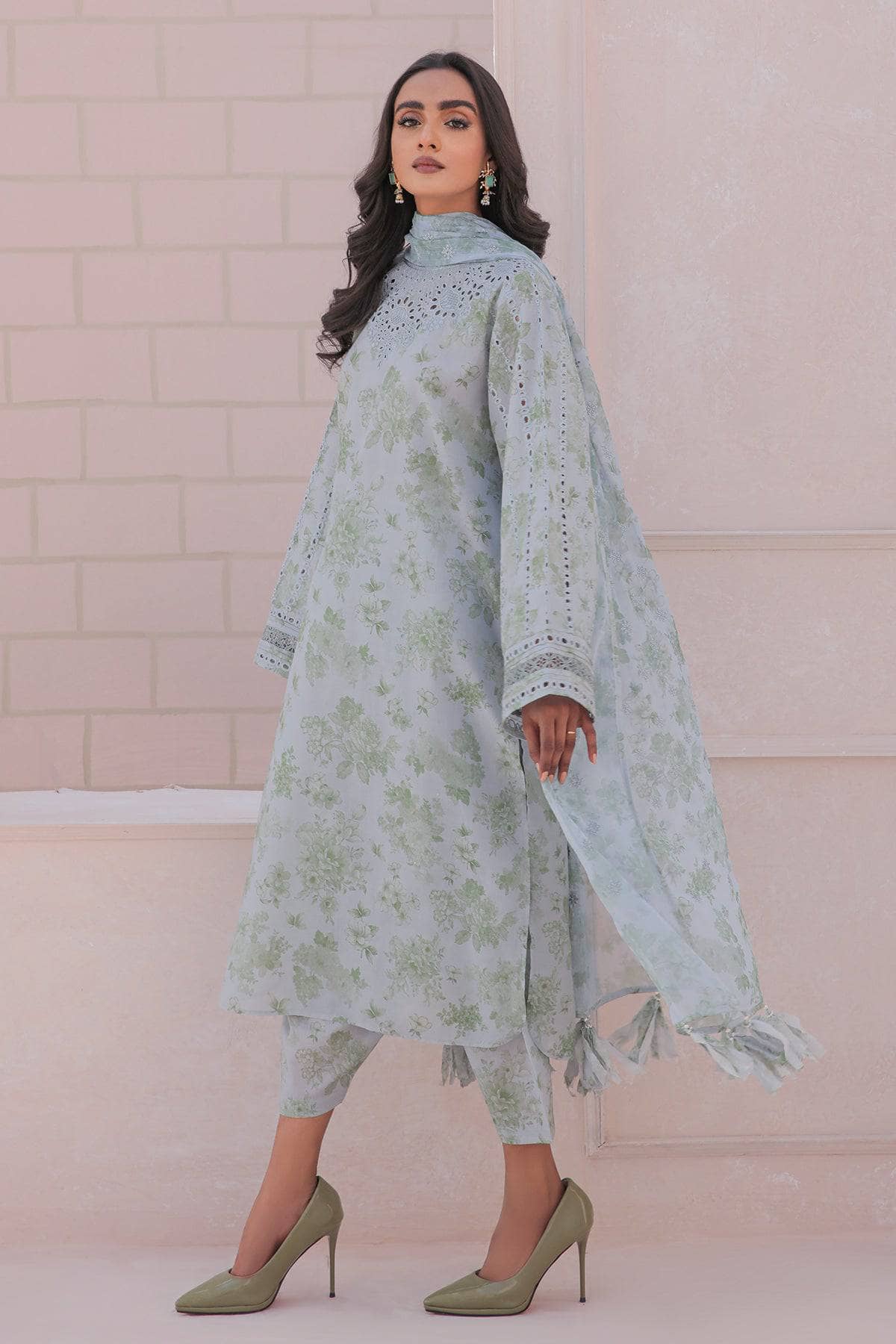 img_baroque_lawn_23_awwal_boutique