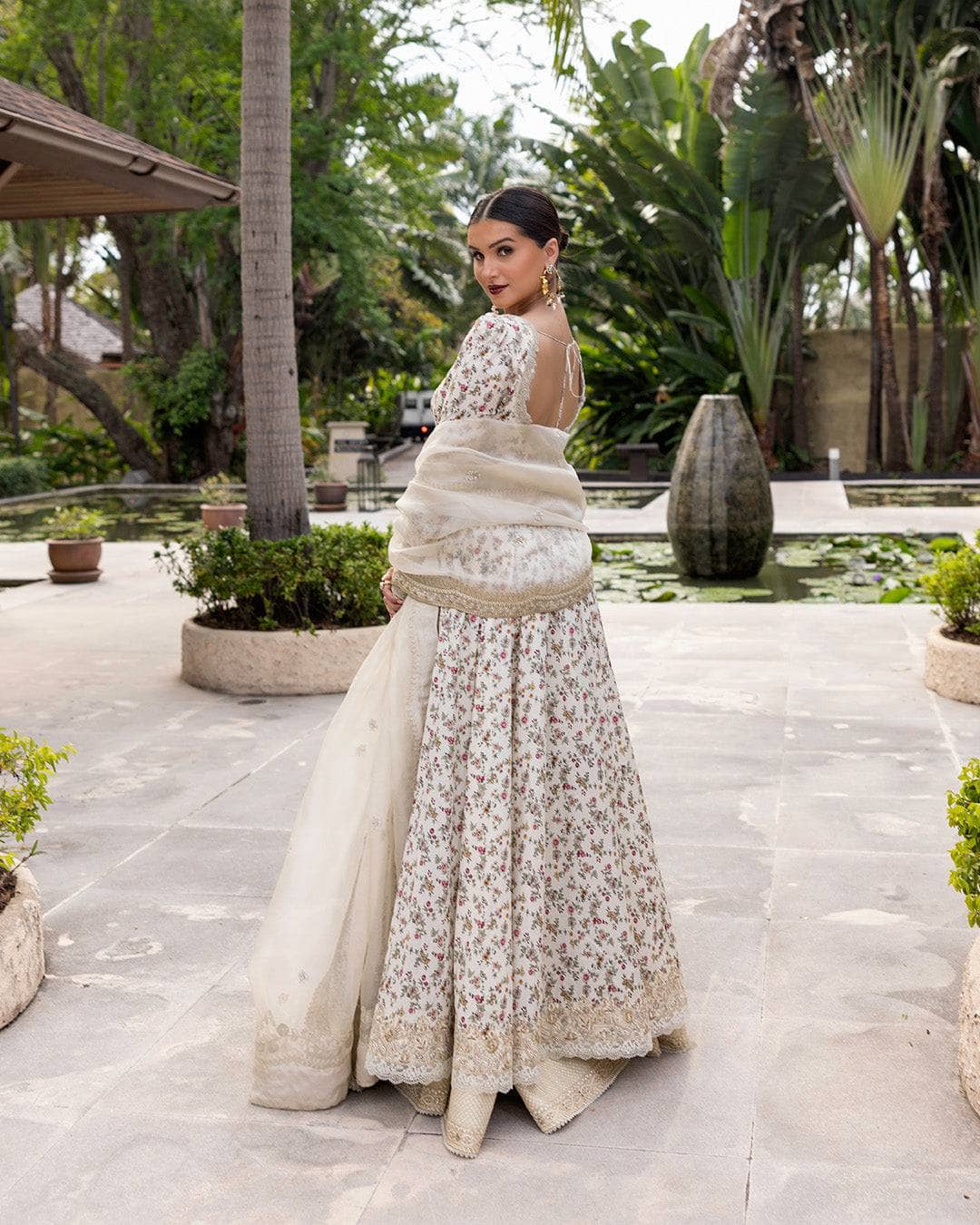 img_faiza_saqlain_lawn_tara_sutaria_awwal_boutique