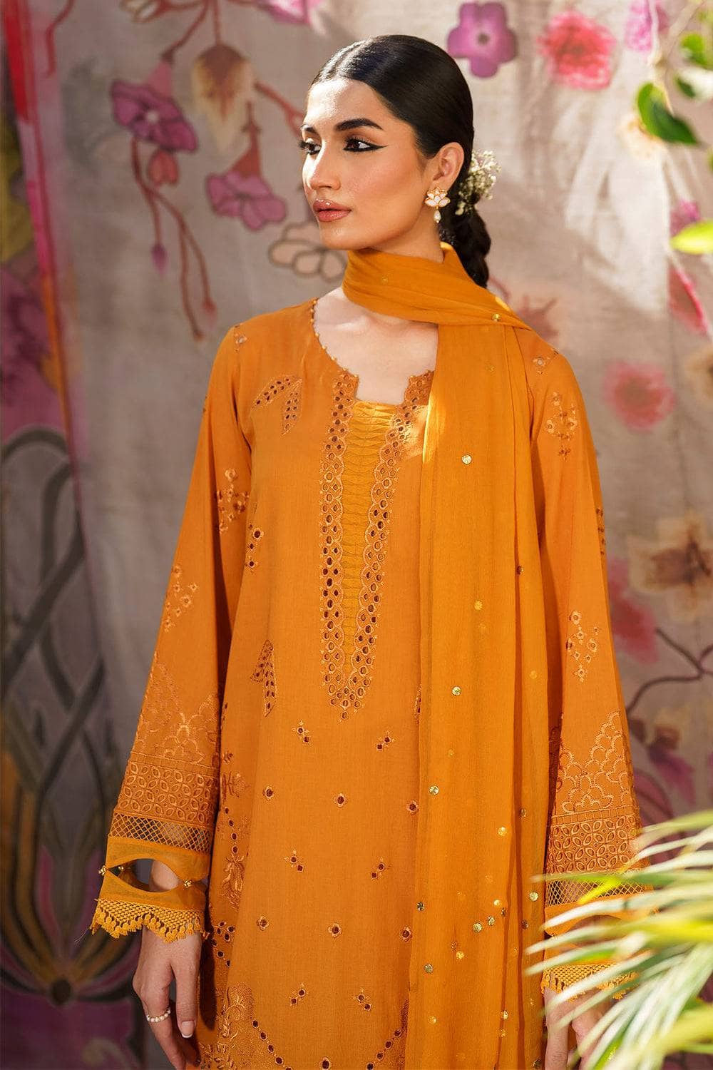 img_nureh_dhoop_kinaray_lawn_24_awwal_boutique