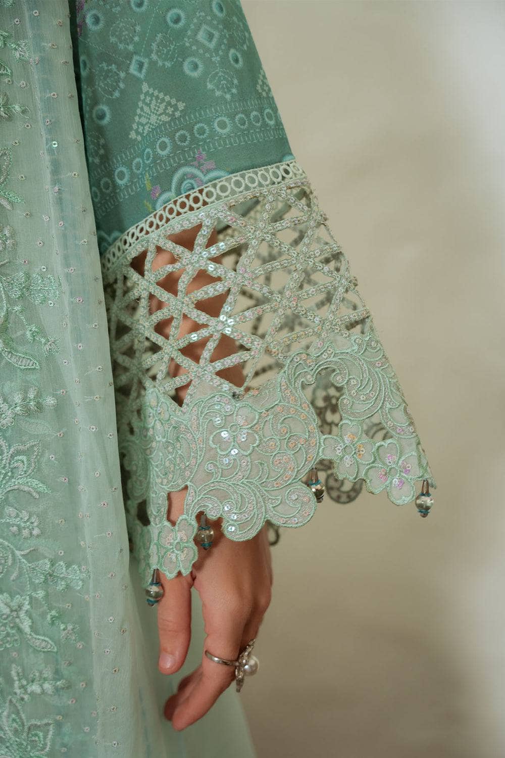 img_nureh_maya_swiss_lawn_awwal_boutiue