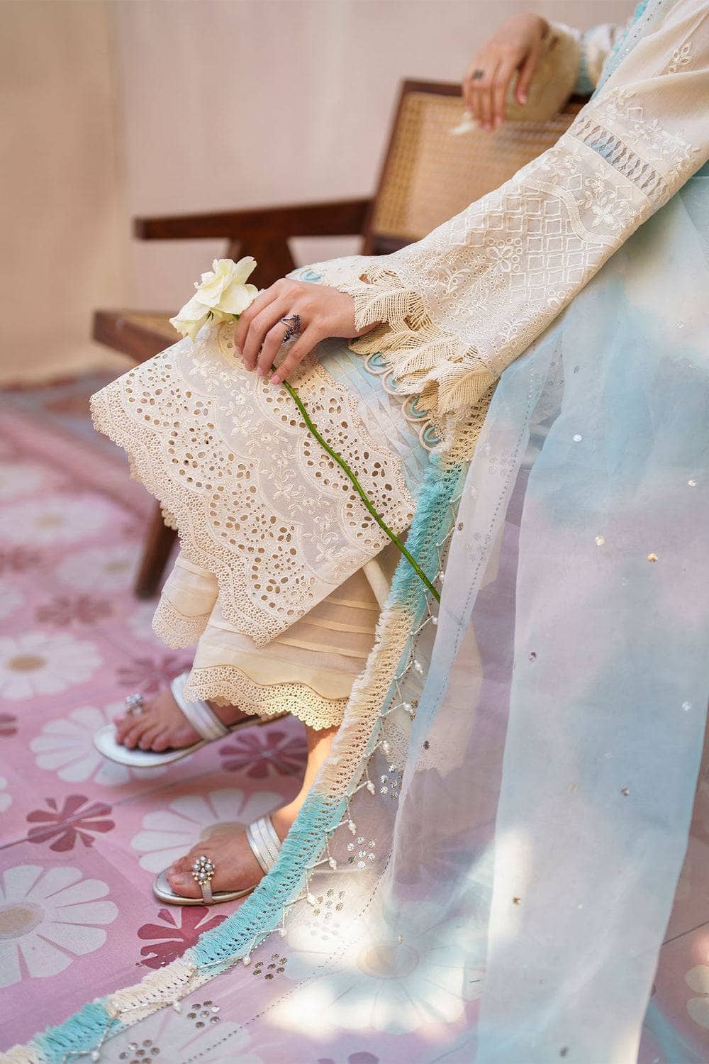 img_nureh_dhoop_kinaray_lawn_24_awwal_boutique